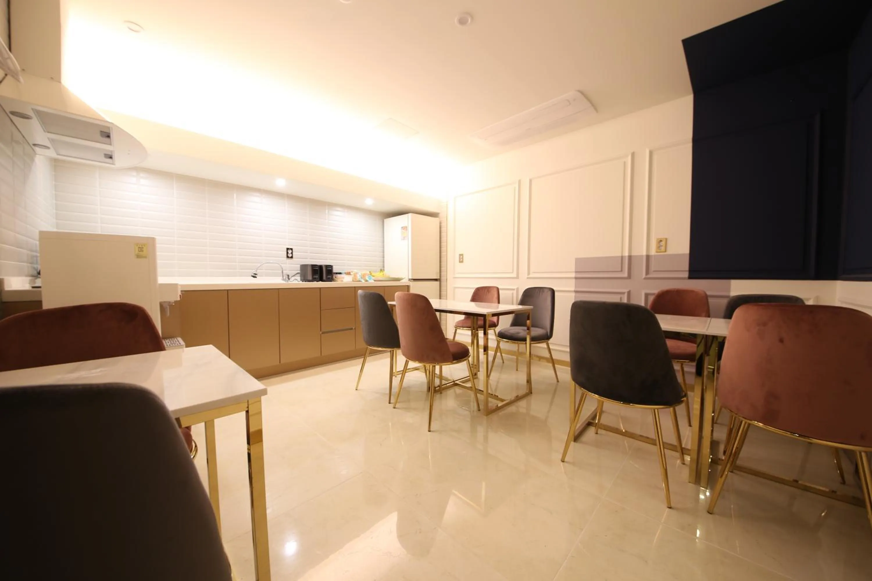 Dining area in Den Basta Hotel