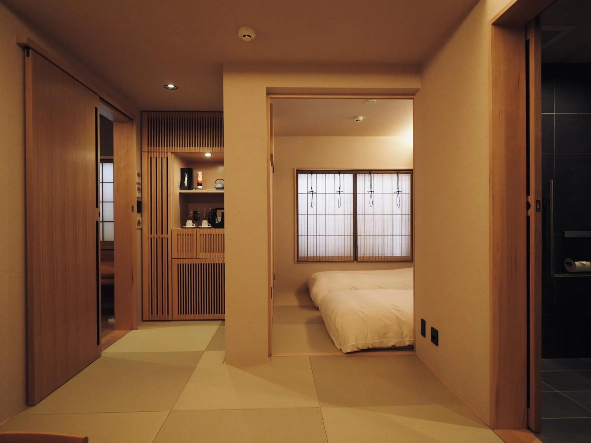 Bedroom, Bed in Ishibekoji Muan