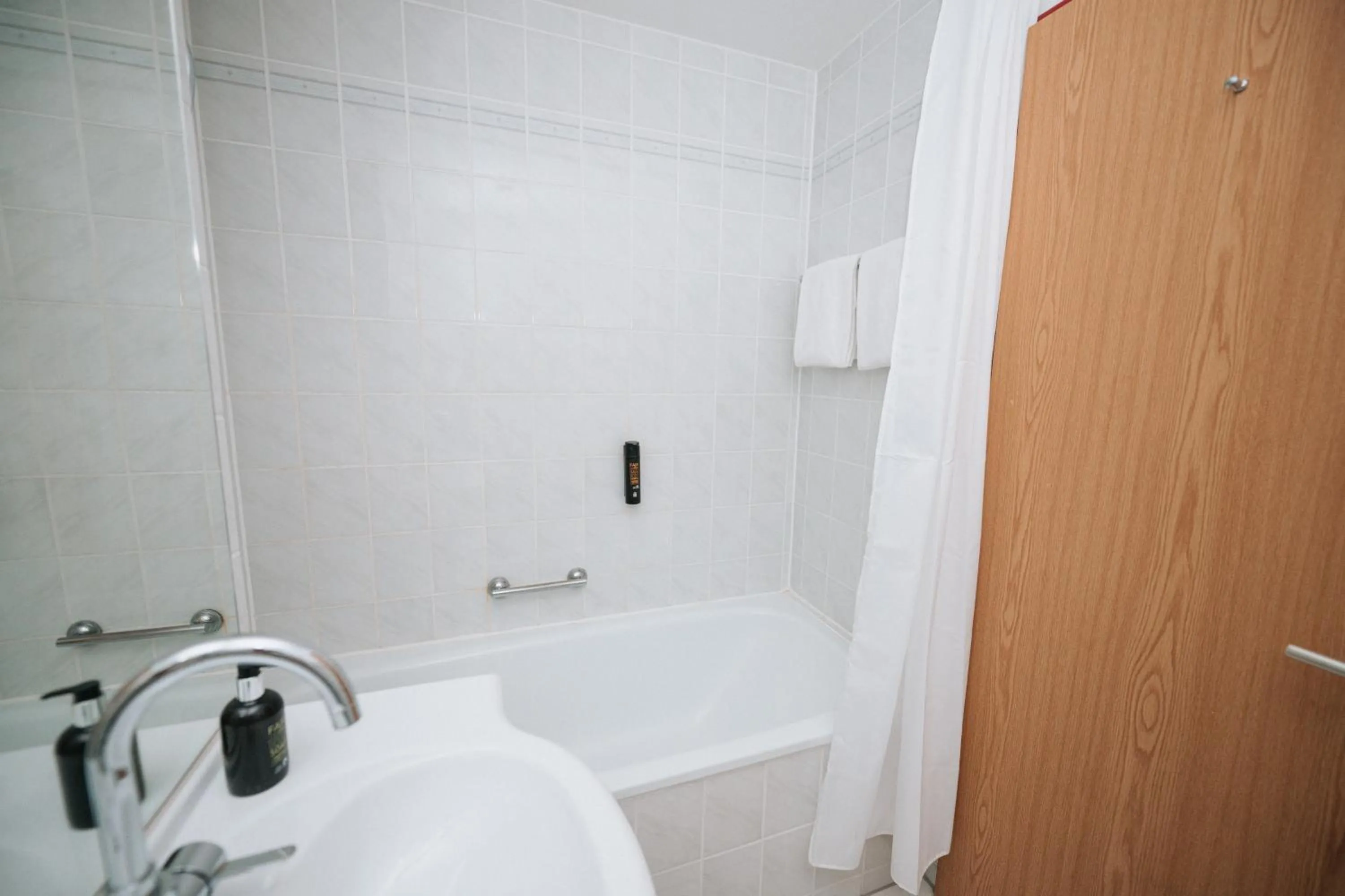 Bathroom in Feringapark Hotel by Coffee Fellows Hotels