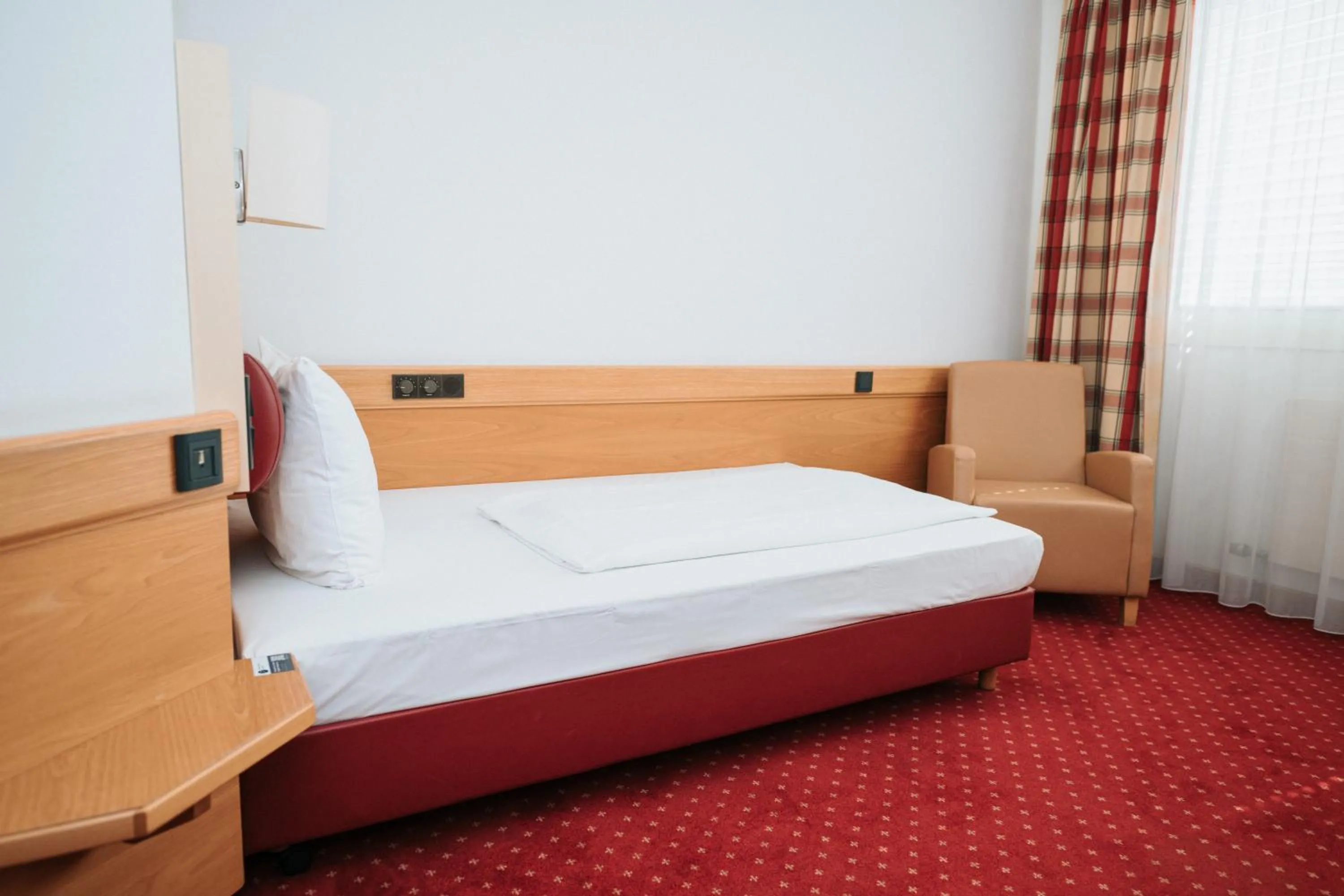 Photo of the whole room, Bed in Feringapark Hotel by Coffee Fellows Hotels