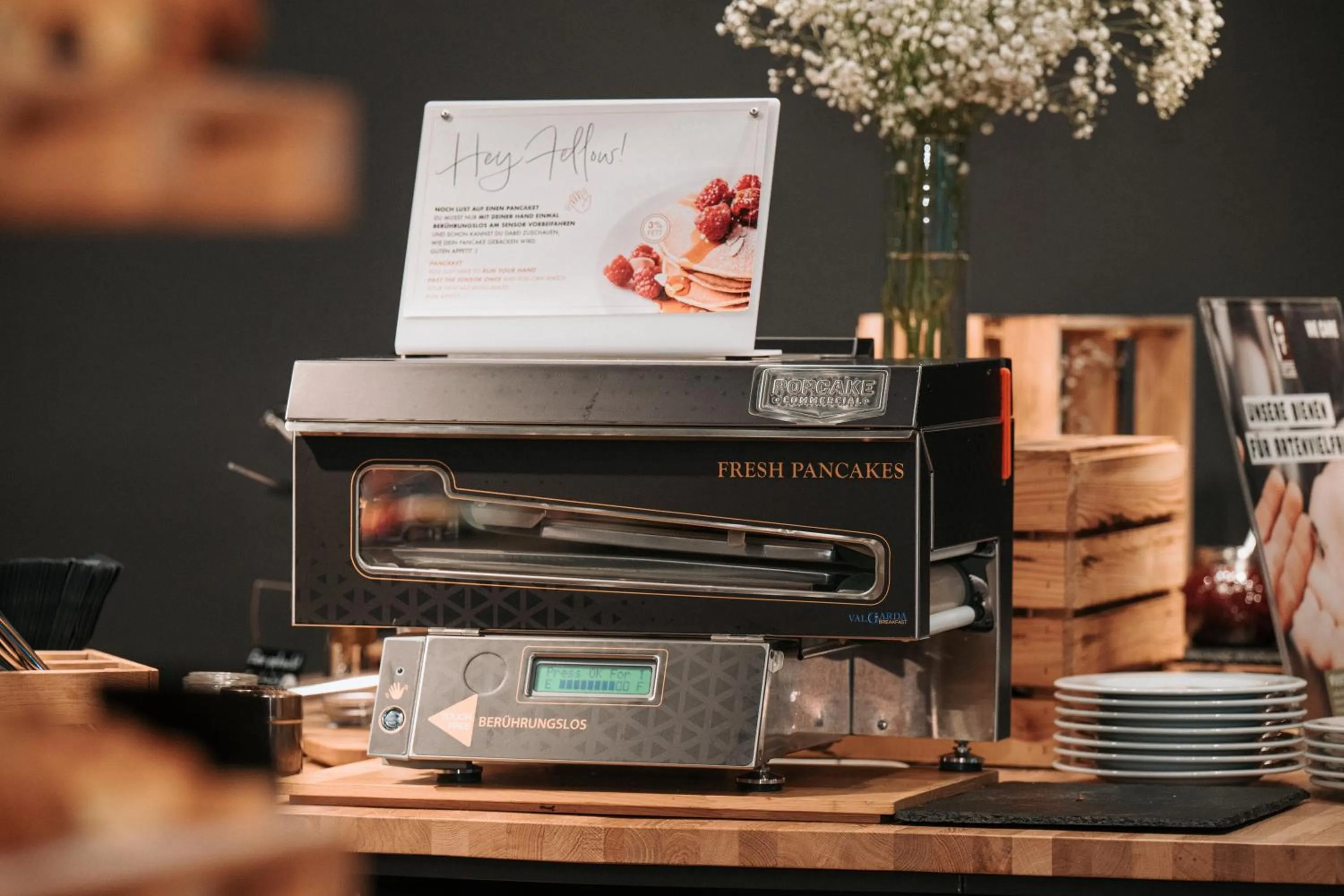 Buffet breakfast in Feringapark Hotel by Coffee Fellows Hotels