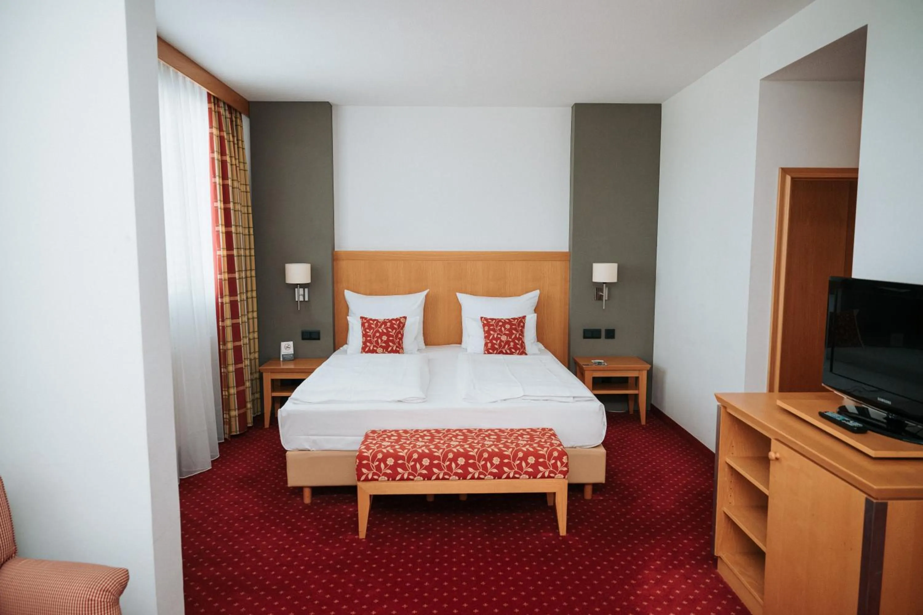 Photo of the whole room, Bed in Feringapark Hotel by Coffee Fellows Hotels