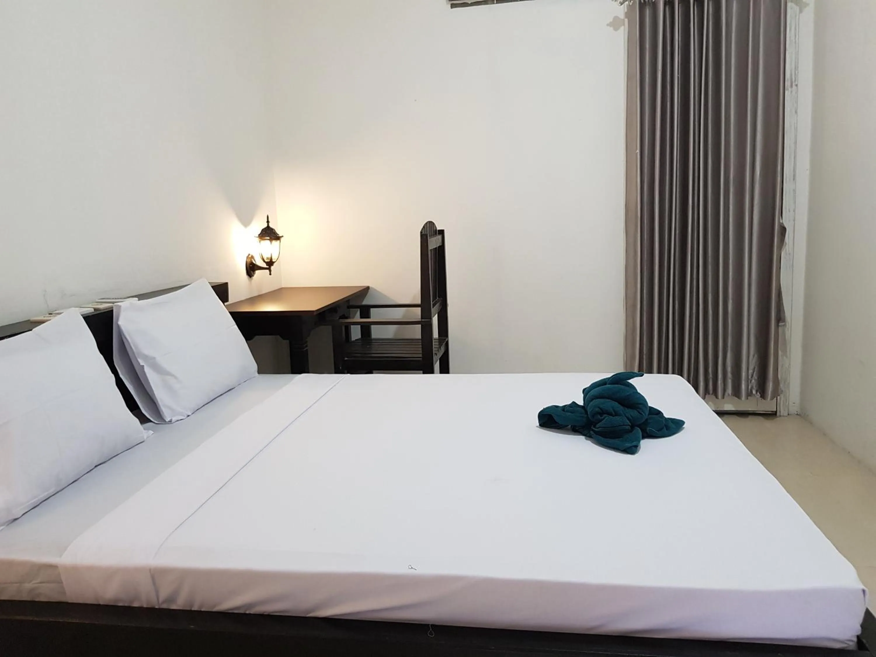 Photo of the whole room, Bed in Talent Resort