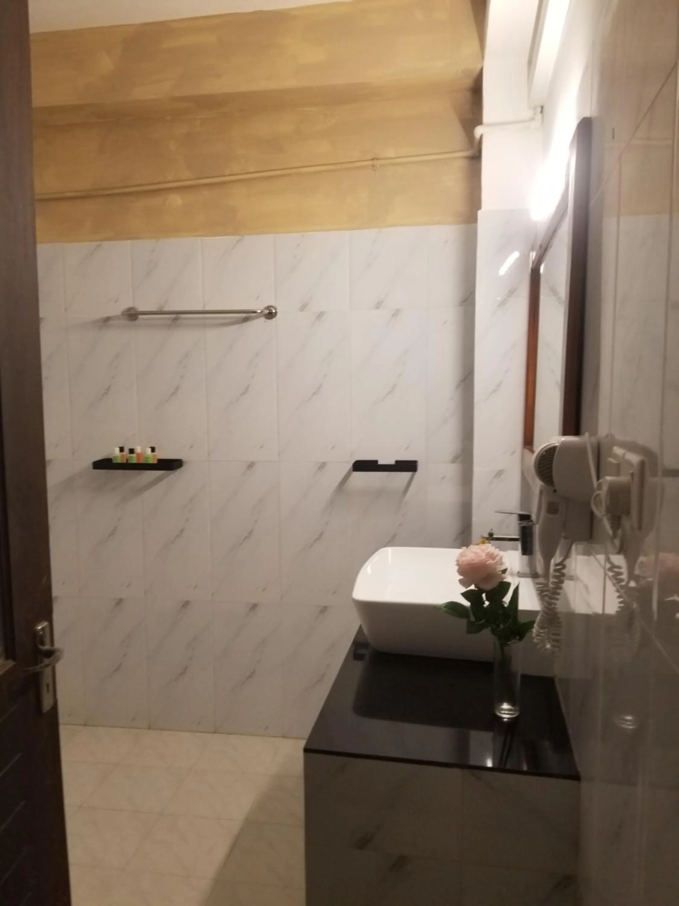 Bathroom in One World Mirissa