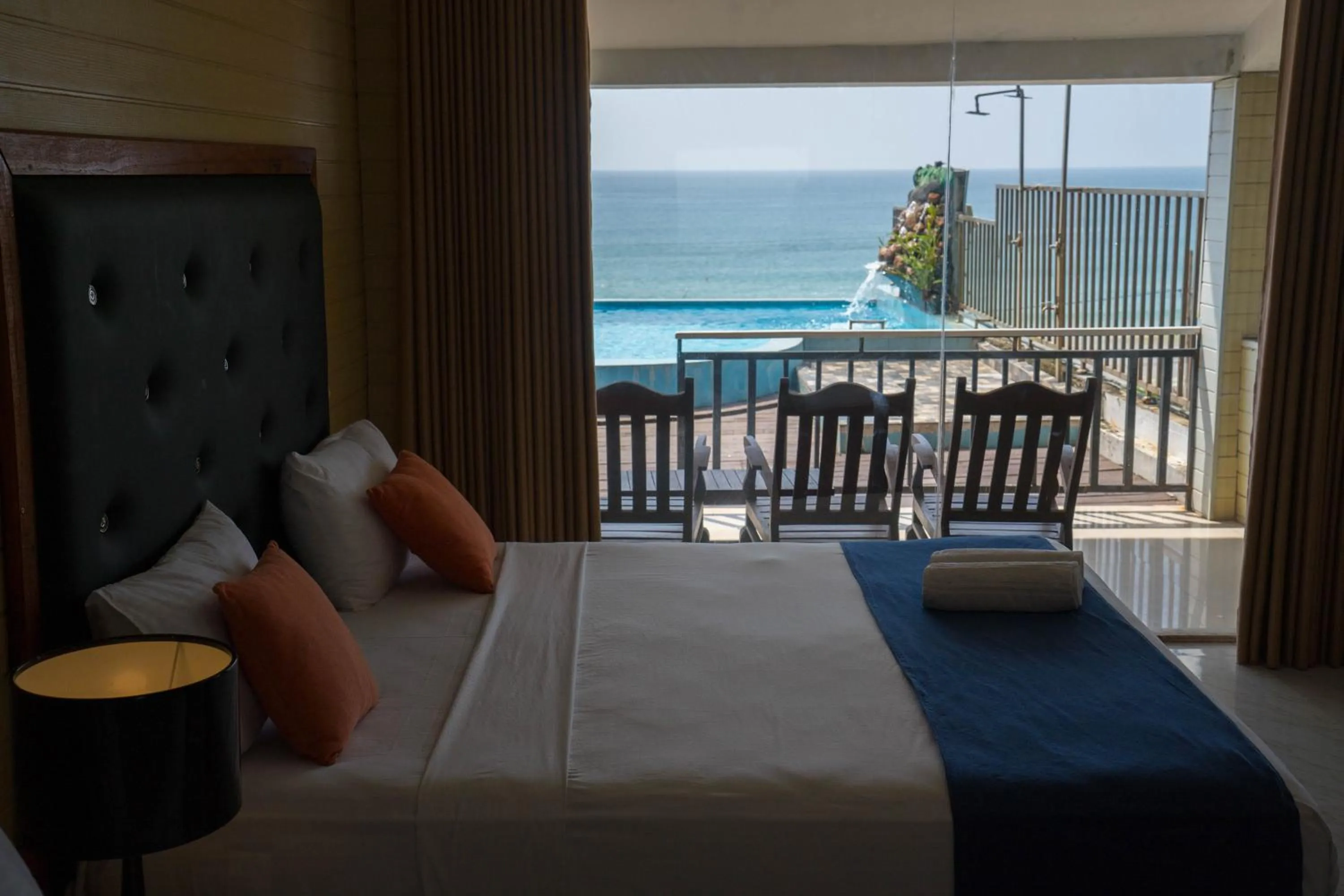 Bed in One World Mirissa