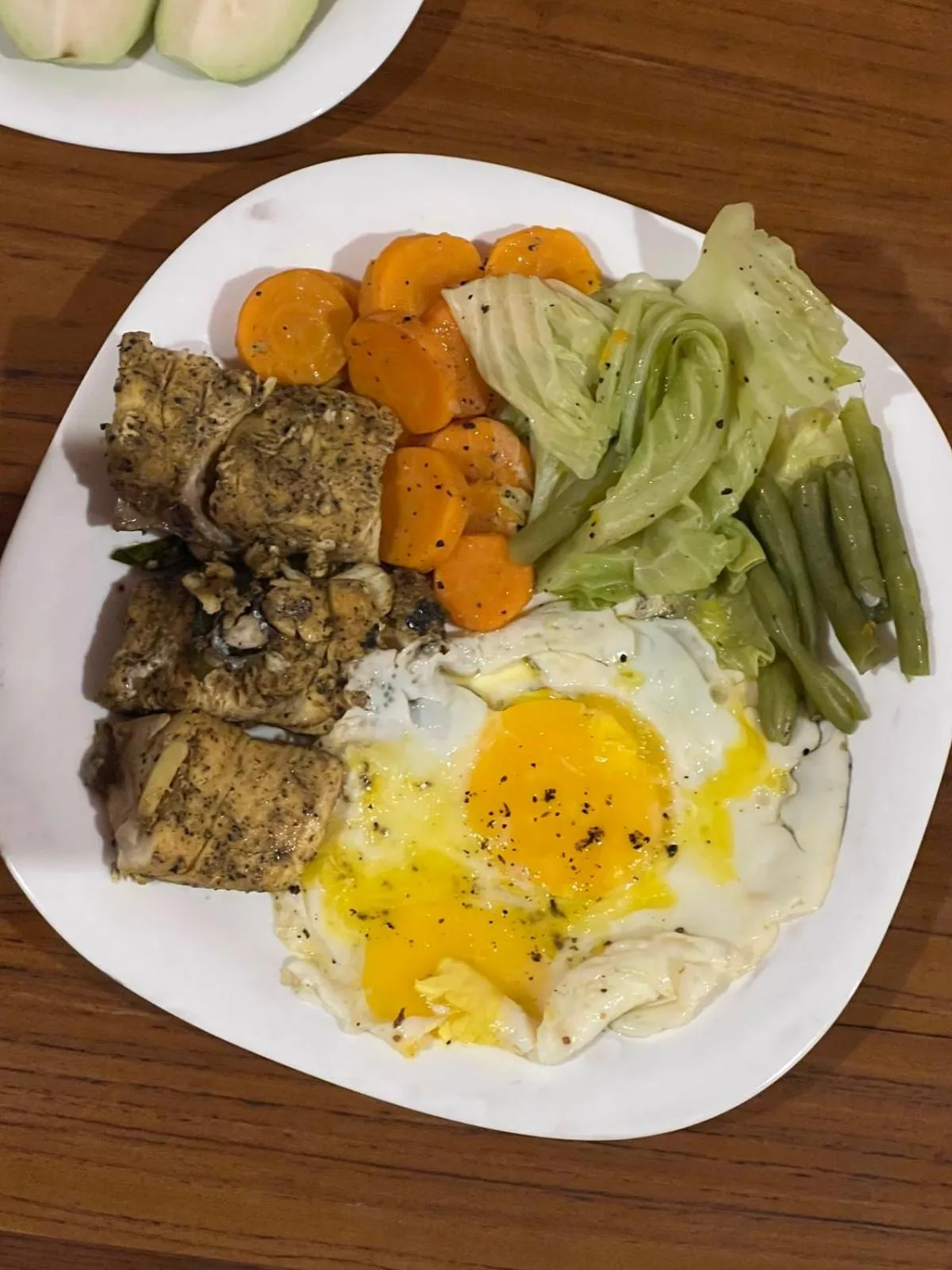 Food and drinks in One World Mirissa