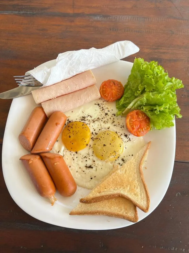 Food and drinks in One World Mirissa