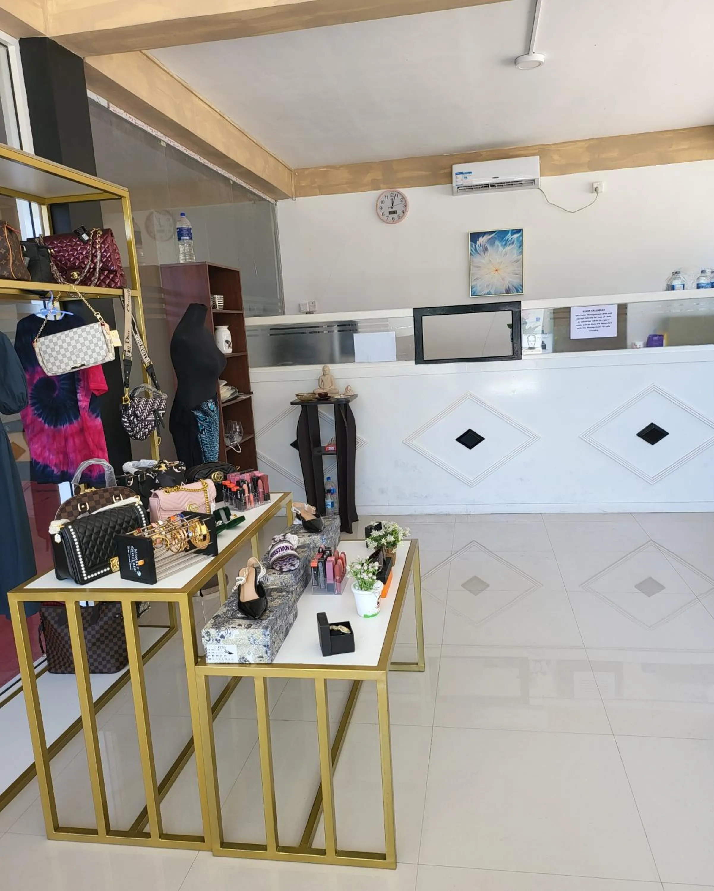 Bed in One World Mirissa