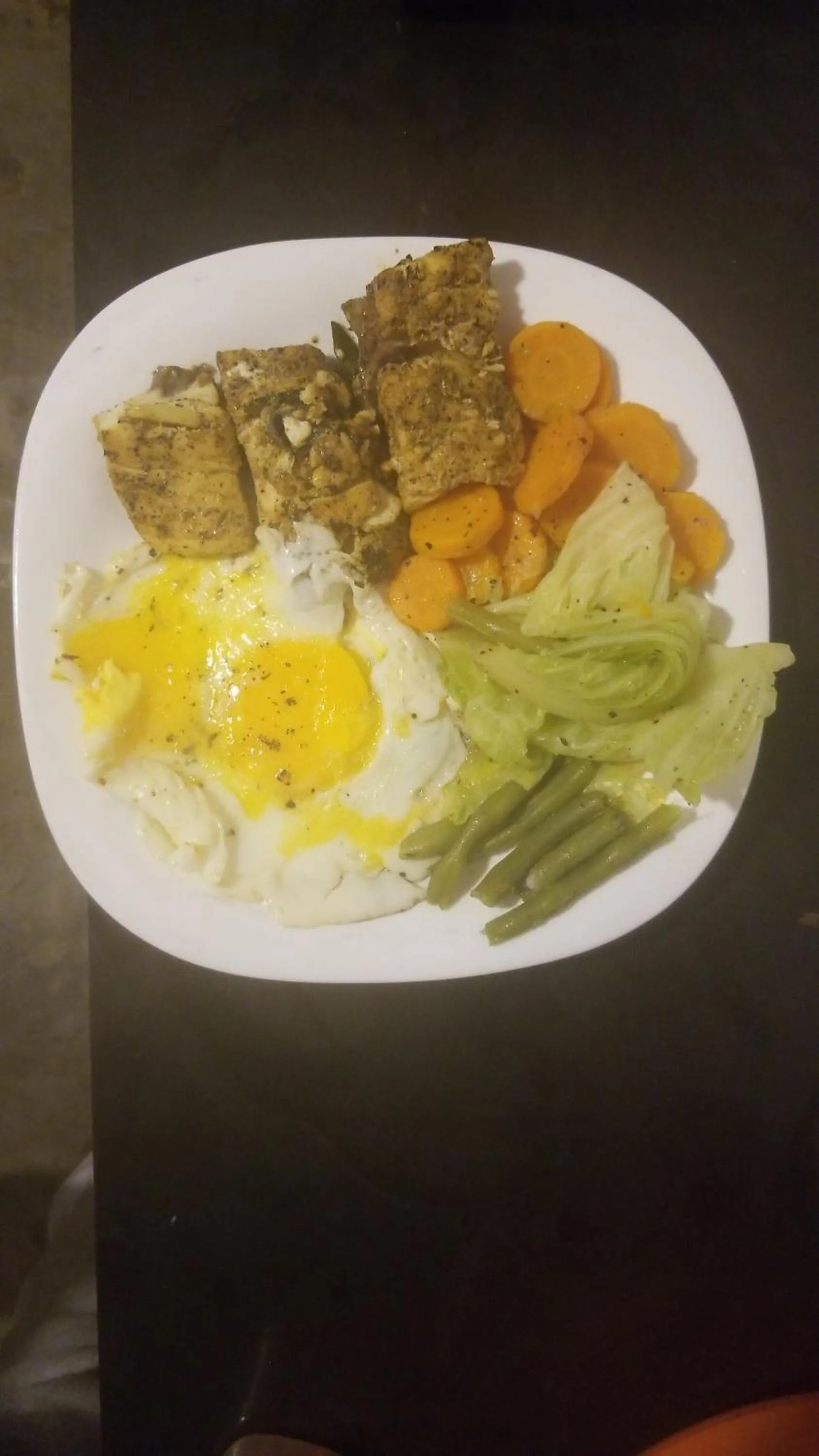 Food and drinks in One World Mirissa