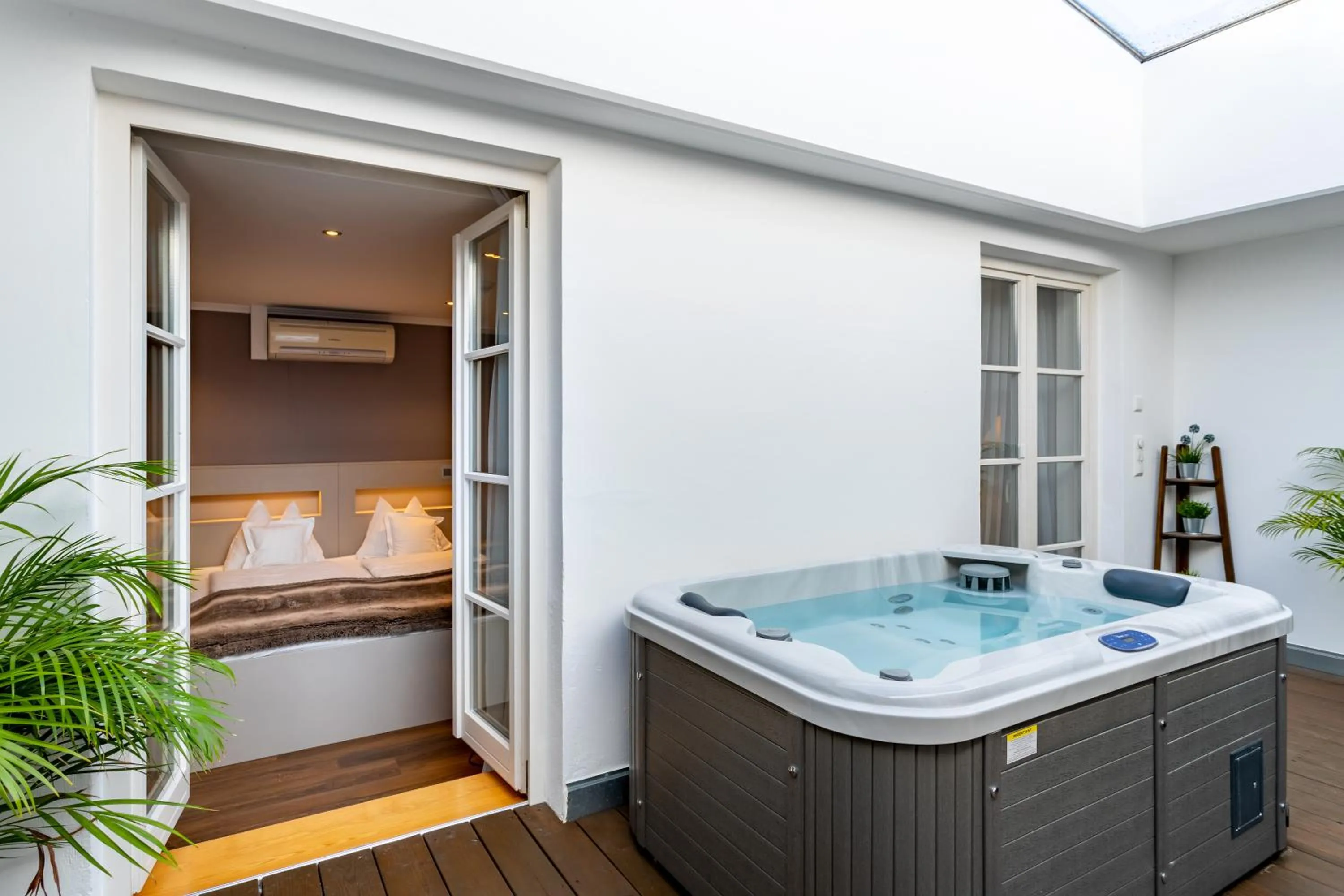 Hot Tub in Hotel Residenz Passau