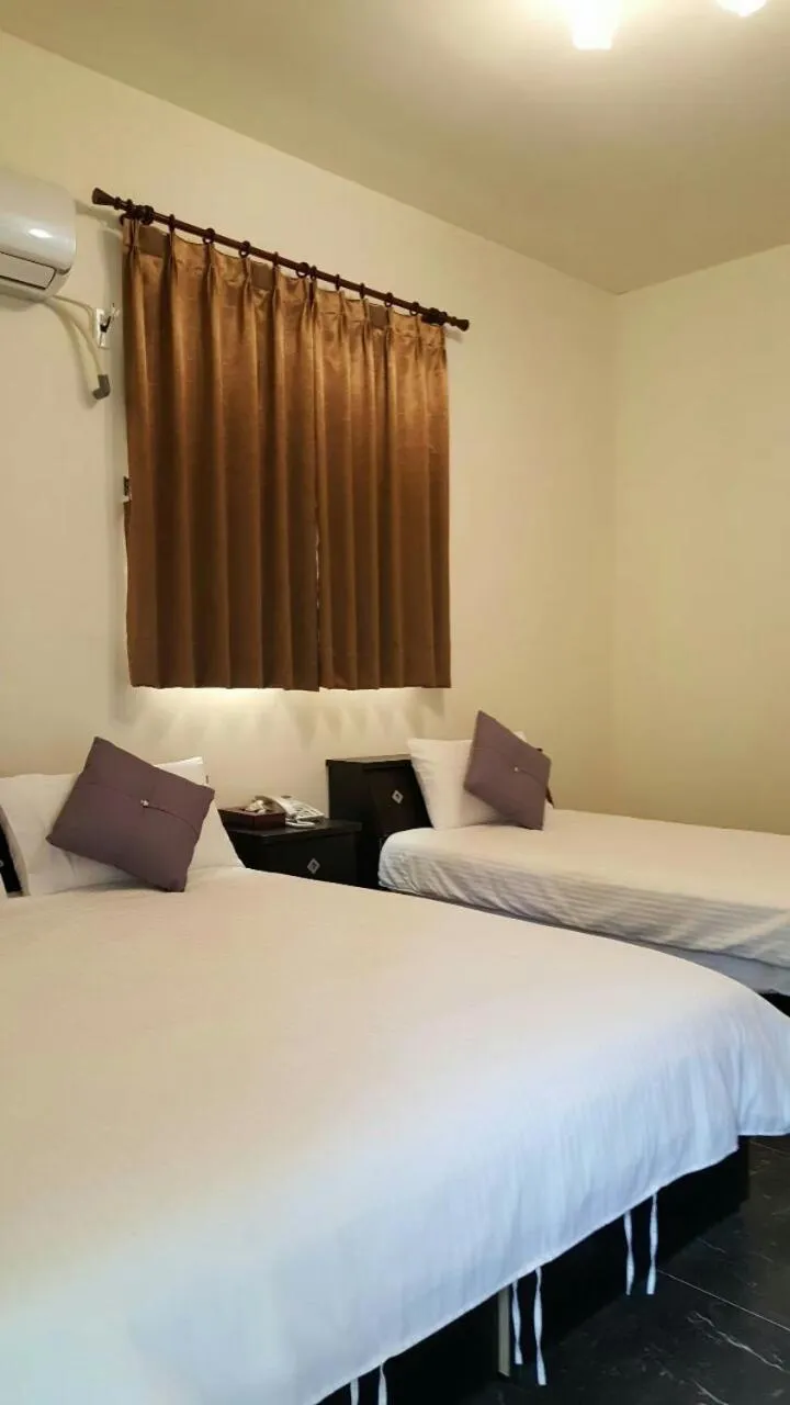 Bed in Jiou Wu Siao Jhu