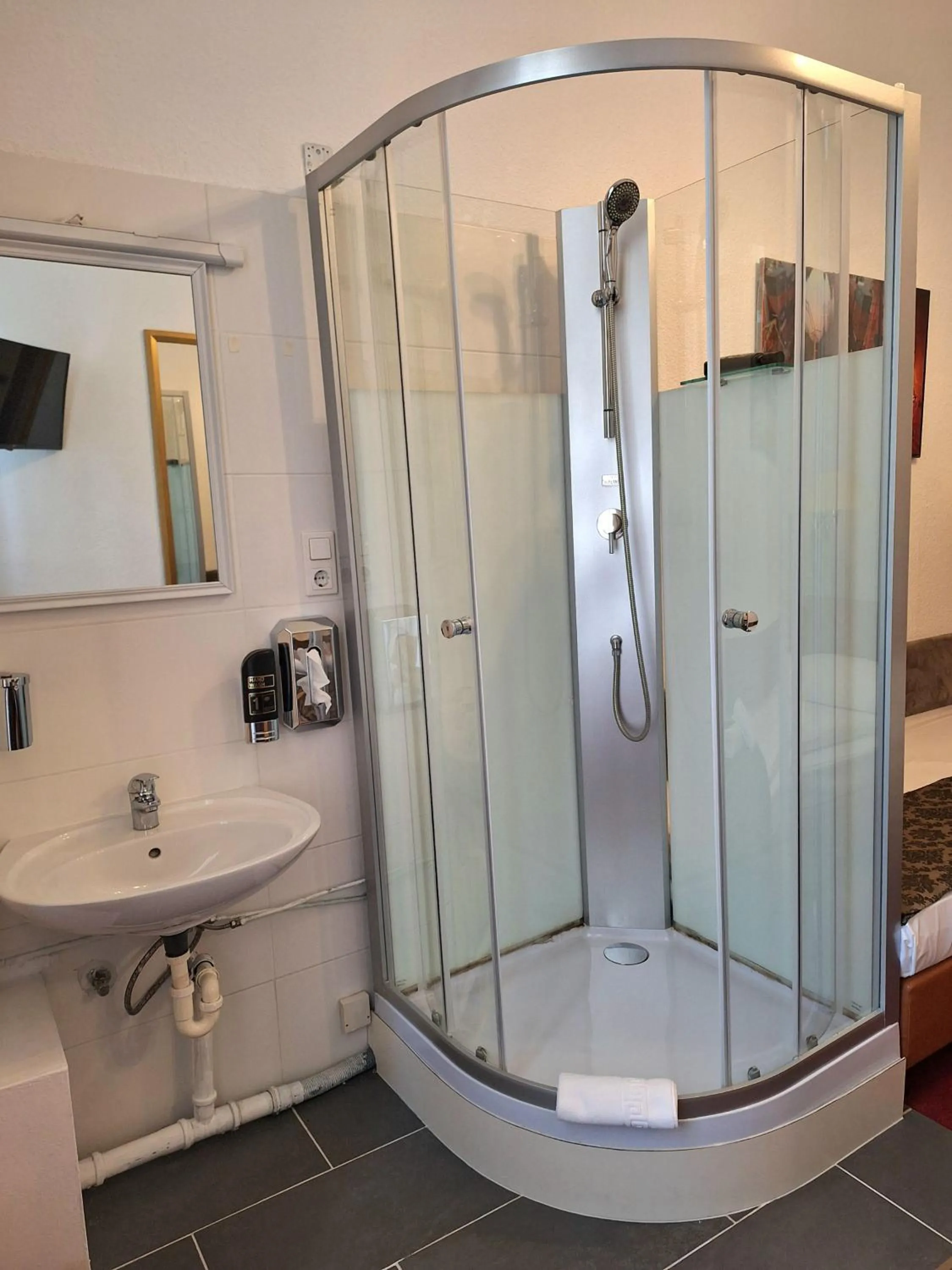 Bathroom in City Pension Berlin