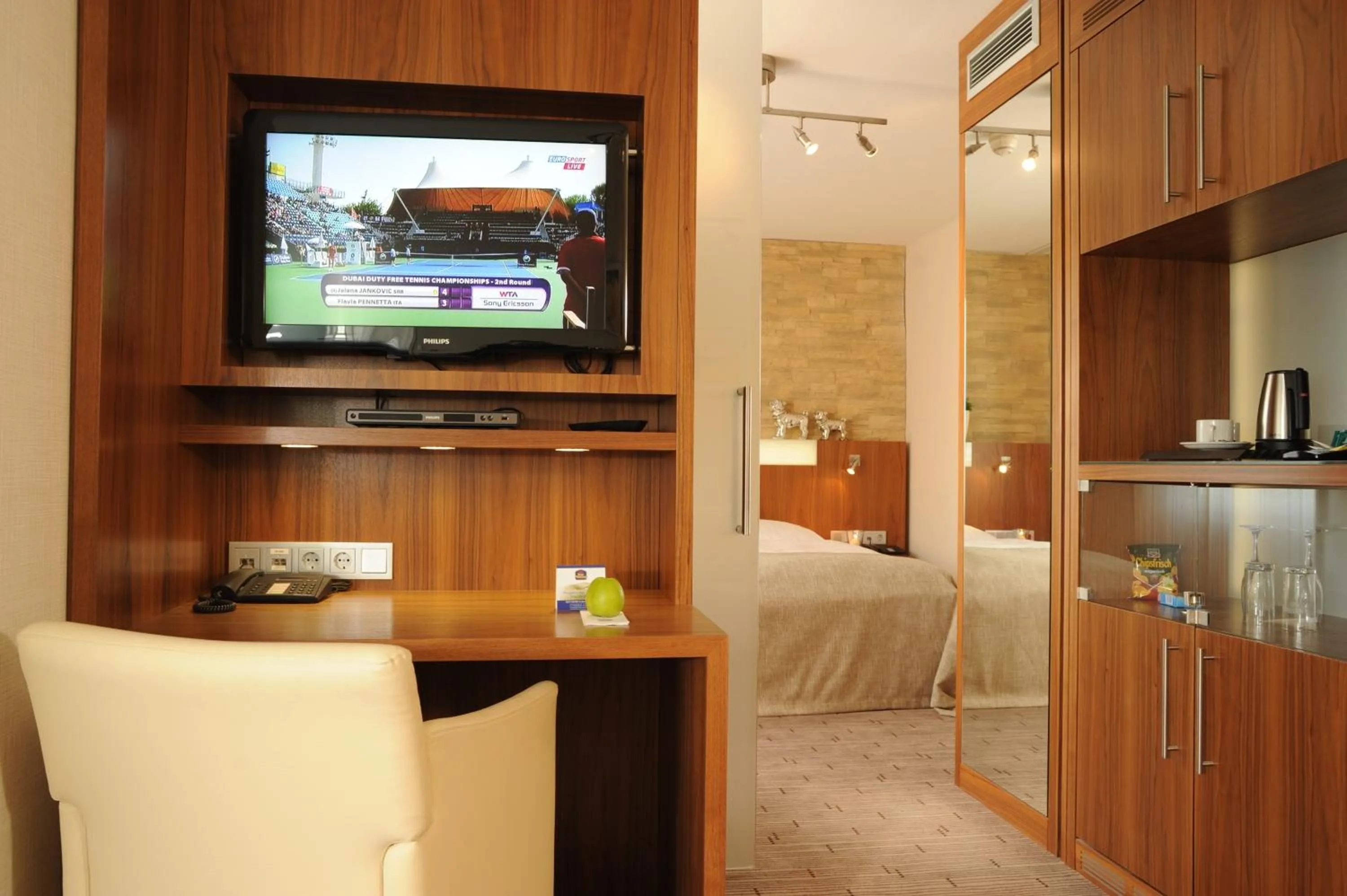 Photo of the whole room, Bed in Parkhotel Oberhausen