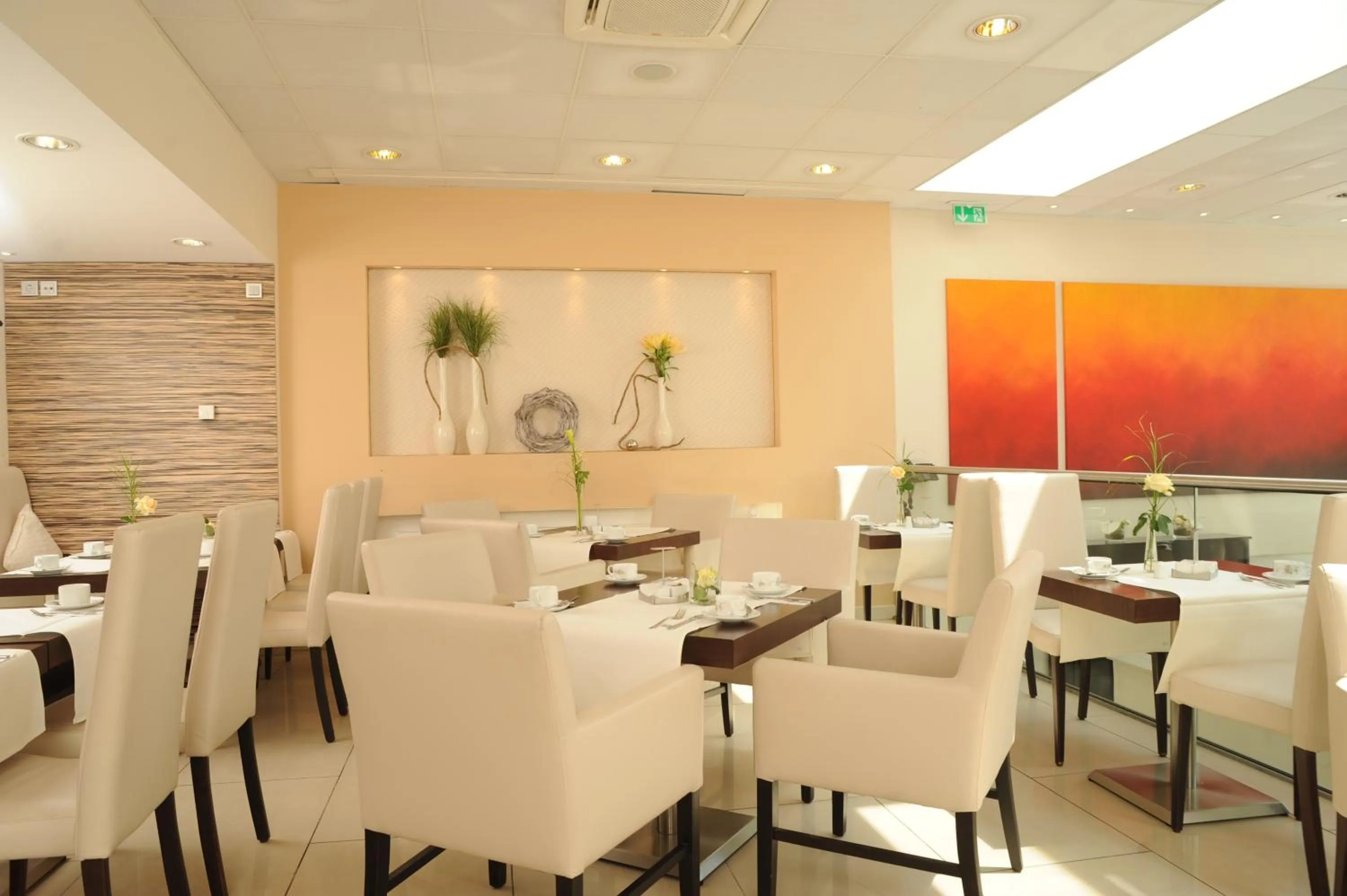 Restaurant/places to eat in Parkhotel Oberhausen