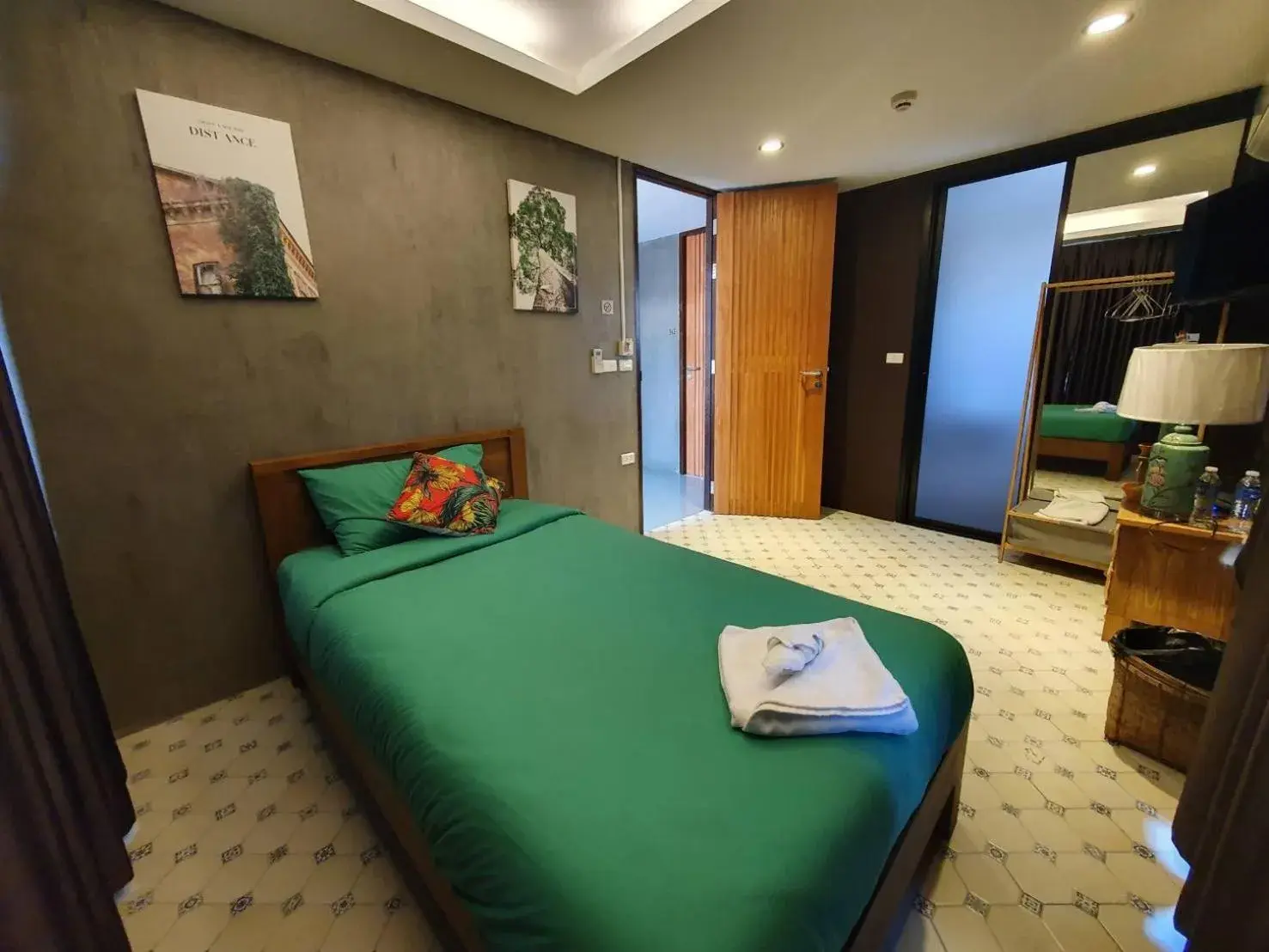 Superior Single Room - single occupancy in Baan Wualamphong บ้านวัวลำพอง Superior Single Room - single occupancy in Baan Wualamphong บ้านวัวลำพอง