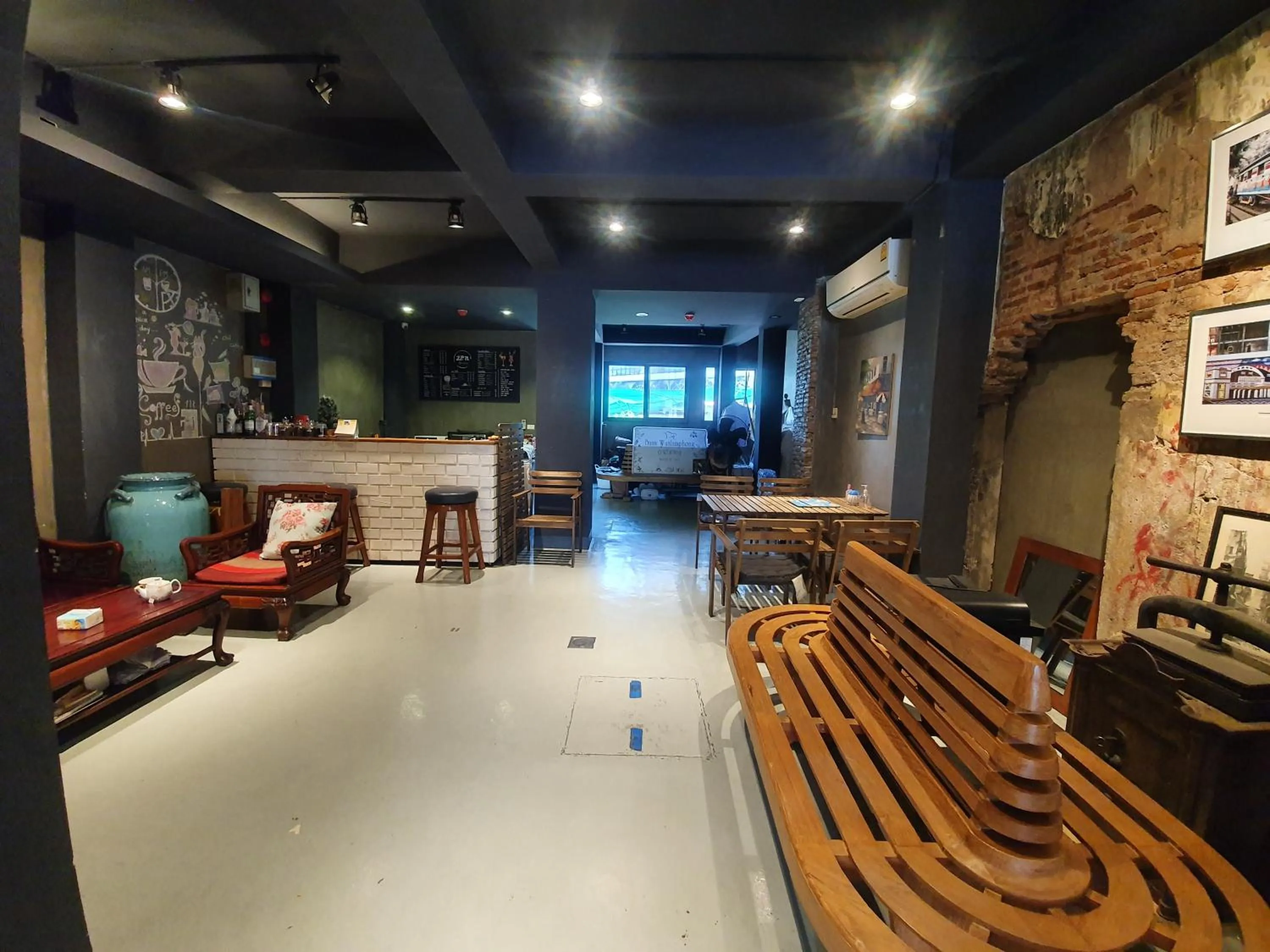 Baan Wualamphong บ้านวัวลำพอง