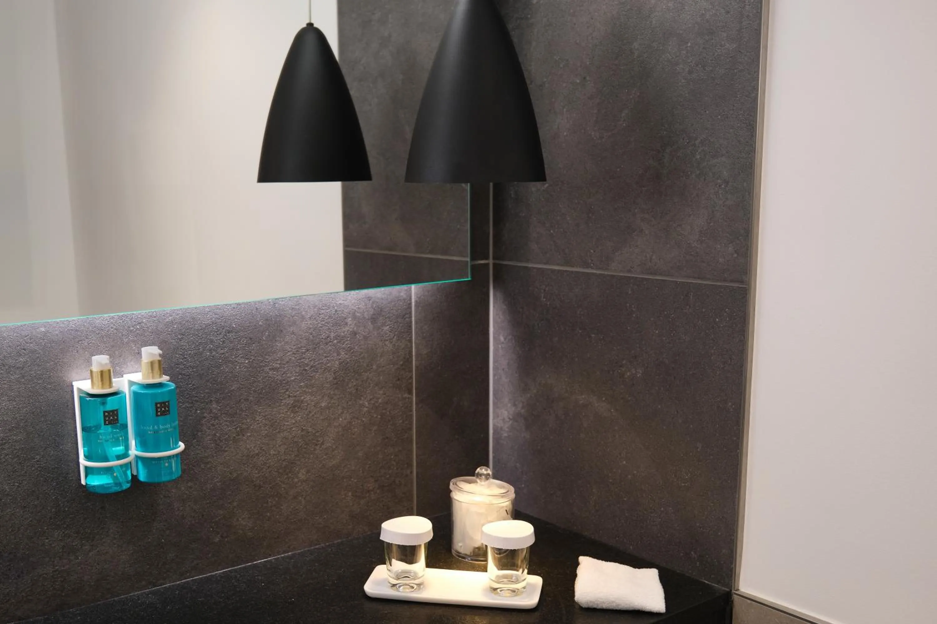 Bathroom in Hotel Palace Berlin