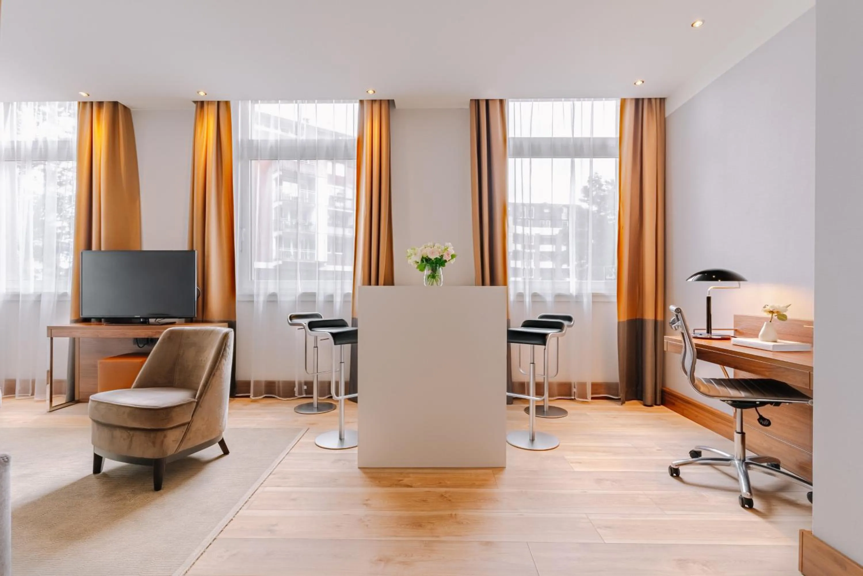 Seating area in Reichshof Hotel Hamburg