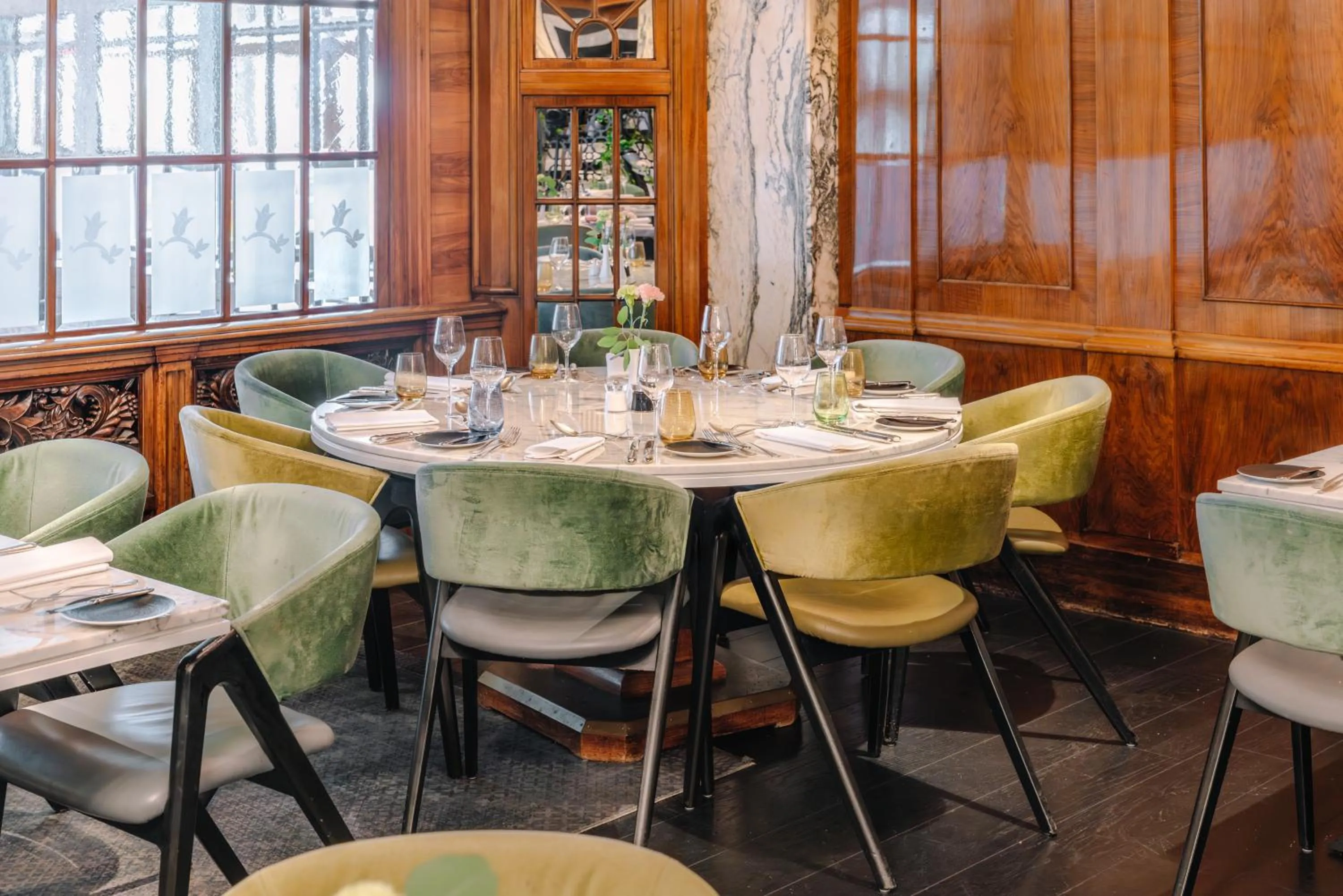 Restaurant/places to eat in Reichshof Hotel Hamburg