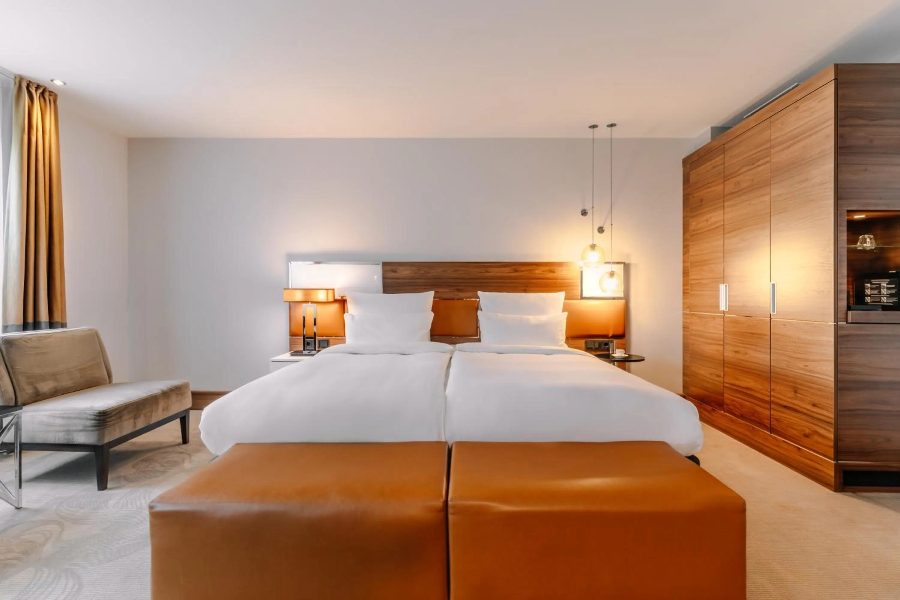 Bed in Reichshof Hotel Hamburg