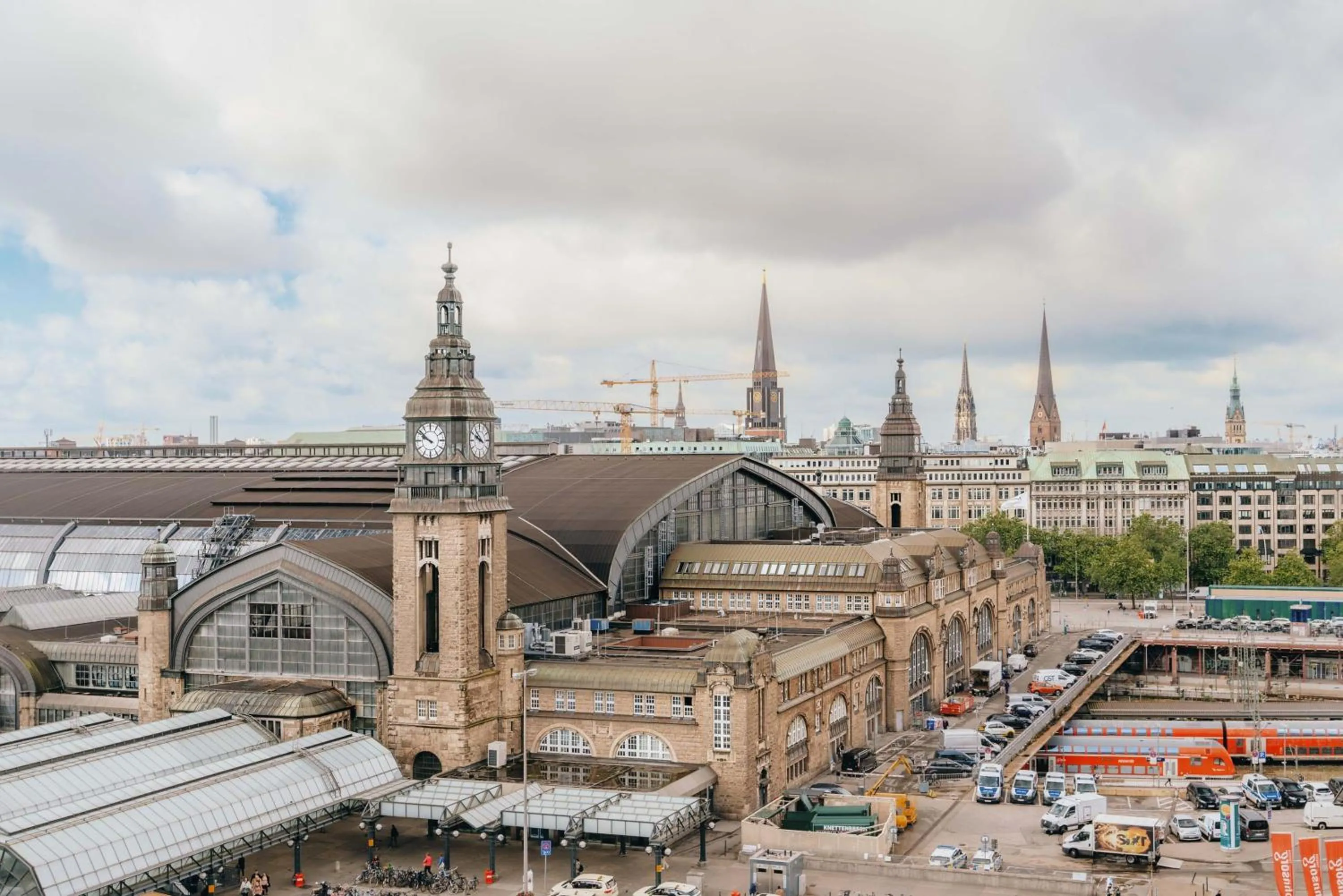 Nearby landmark in Reichshof Hotel Hamburg