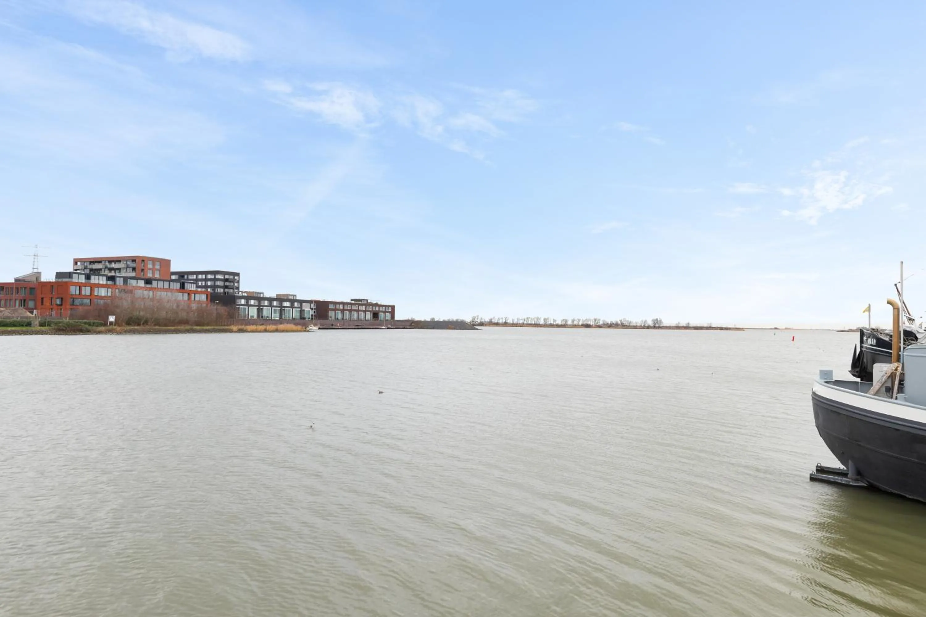 Lake view in B&B Houseboat Amsterdam