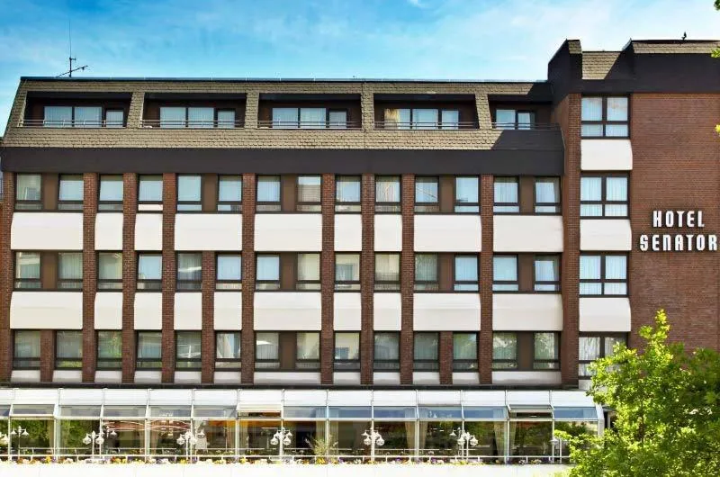 Facade/entrance in Hotel Senator Hamburg