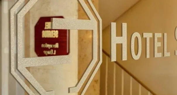 Property logo or sign in Hotel Senator Hamburg