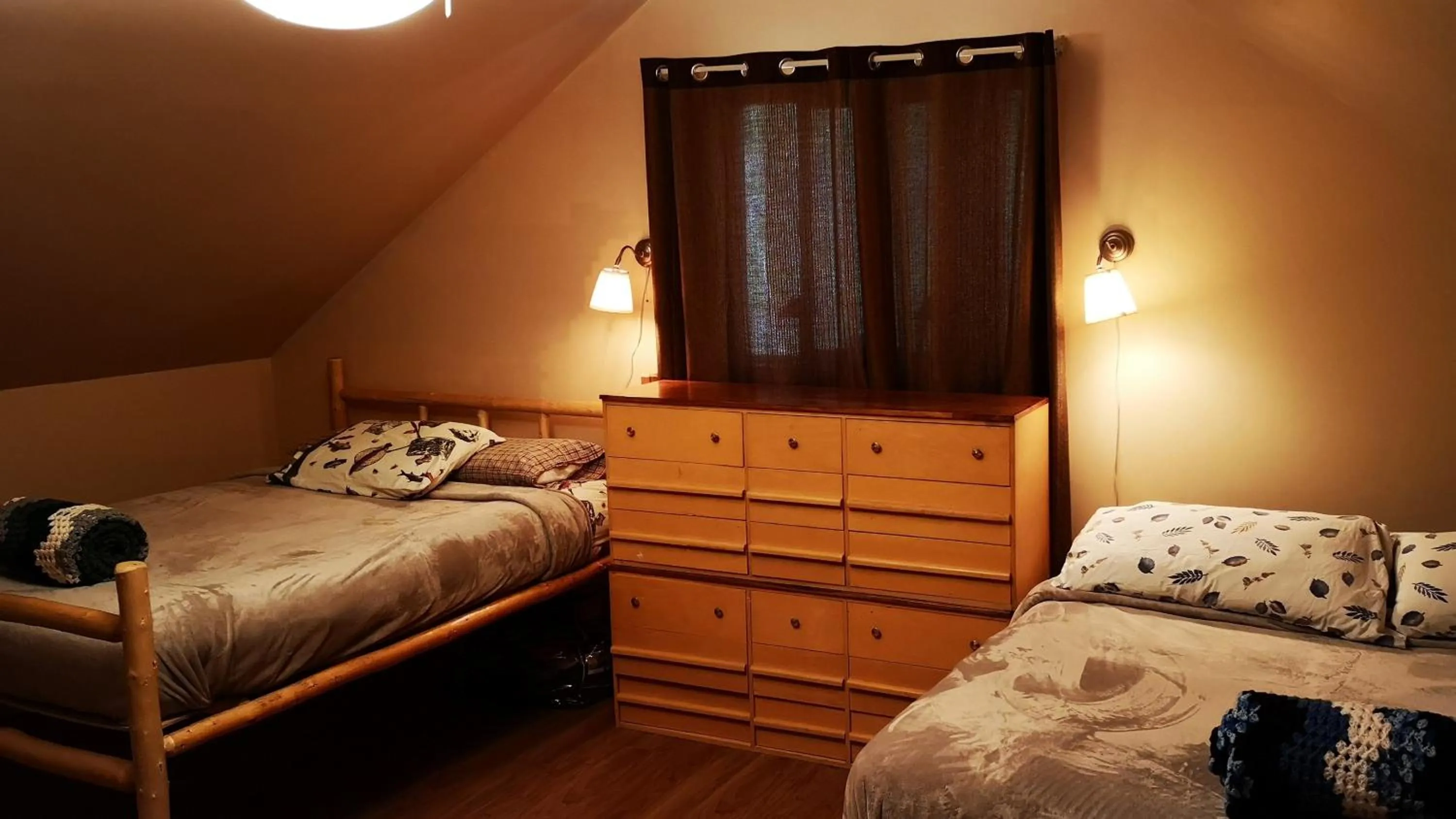 Bedroom, Bed in Yellow Dog Lodge, Inc.