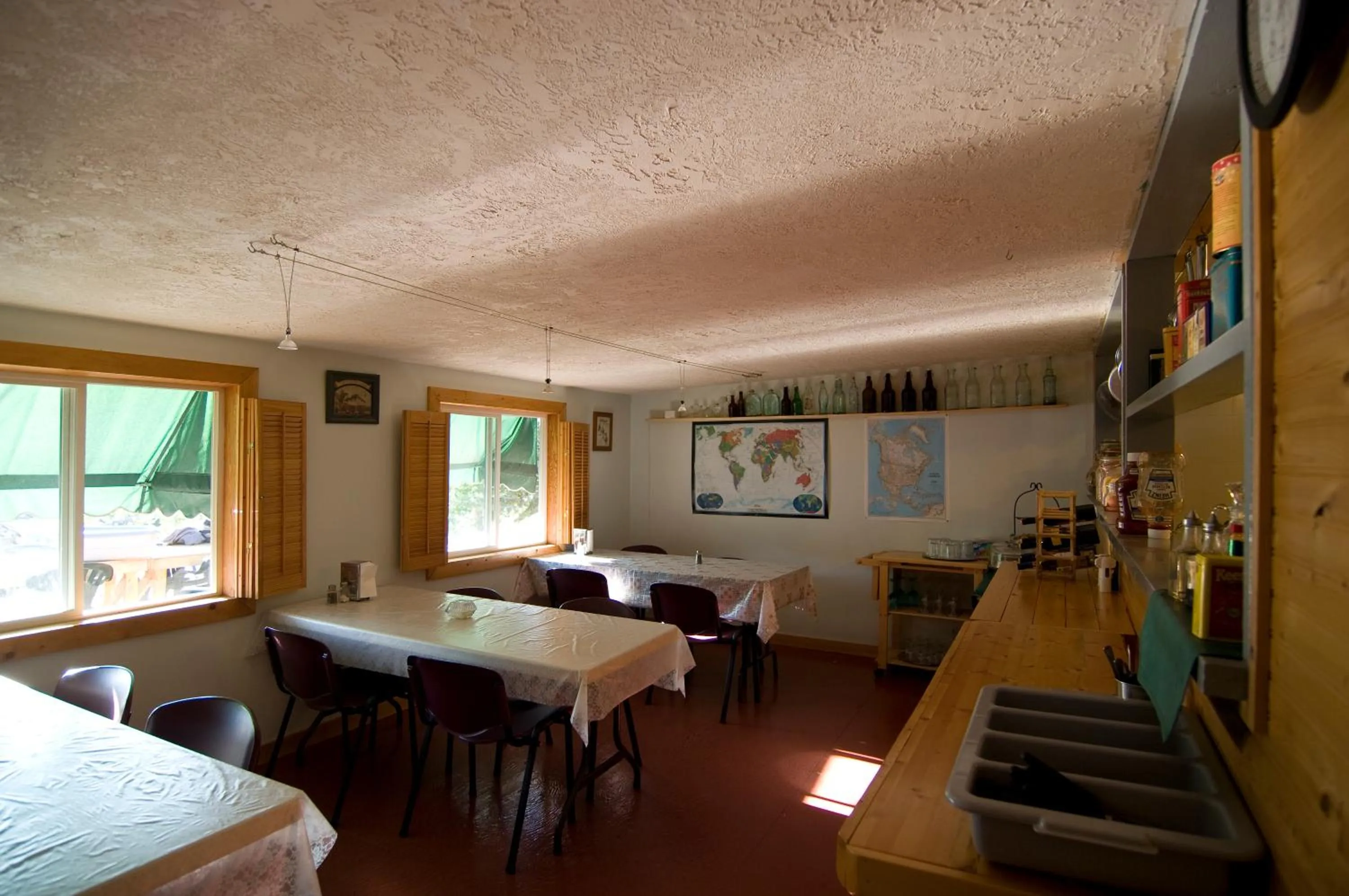 Restaurant/places to eat in Yellow Dog Lodge, Inc.