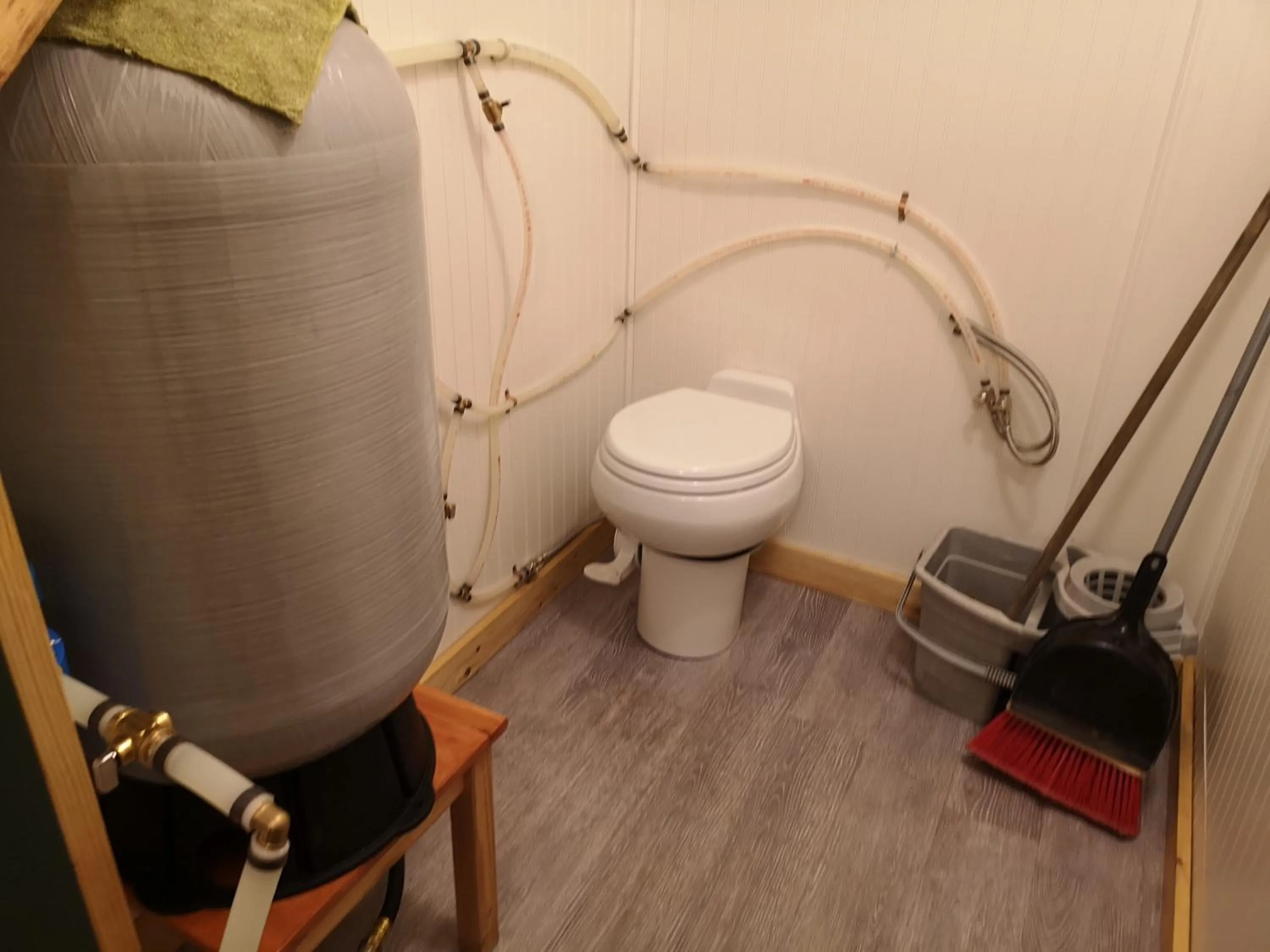 Bathroom in Yellow Dog Lodge, Inc.