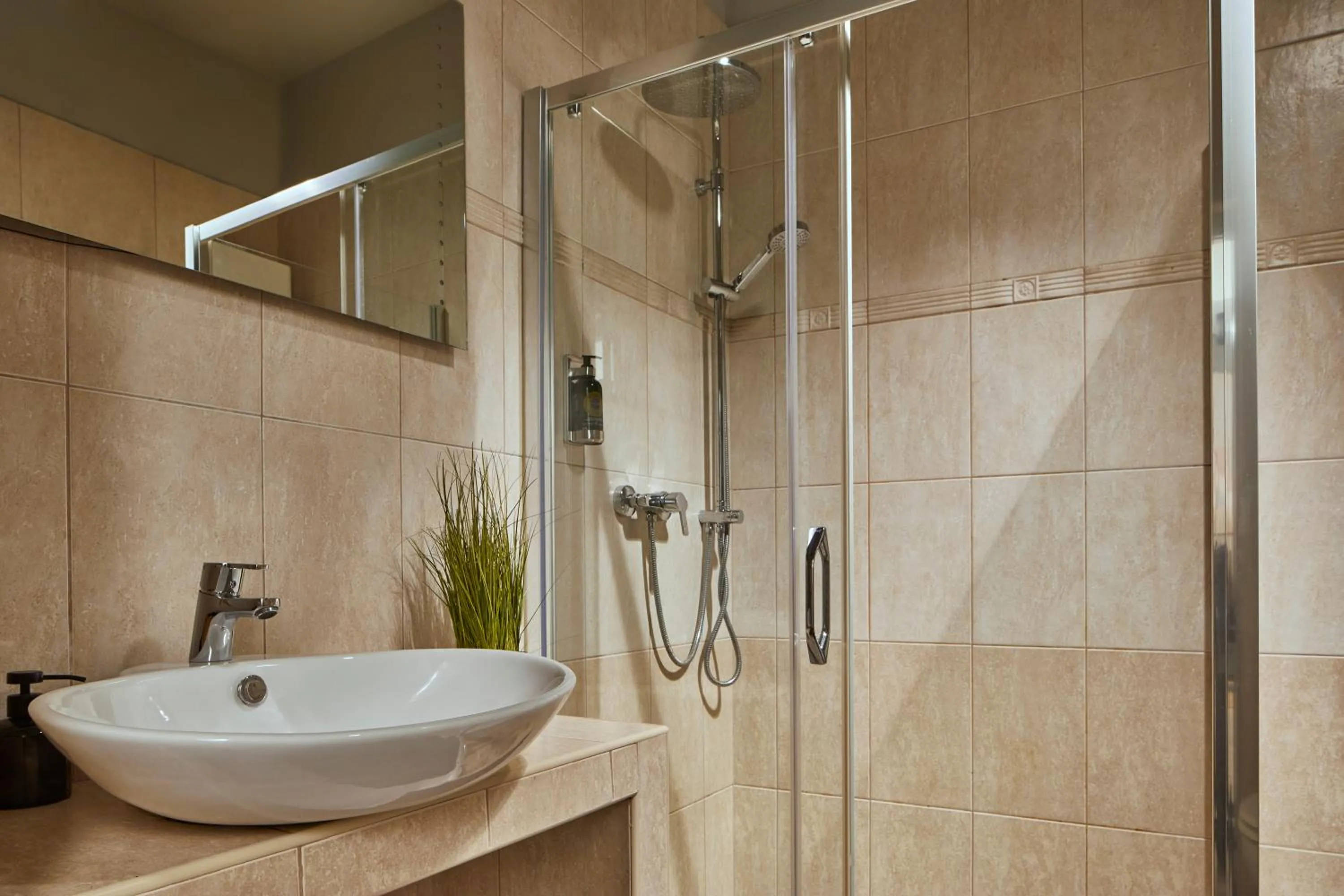 Shower in Butik Life Hotel & Apartments