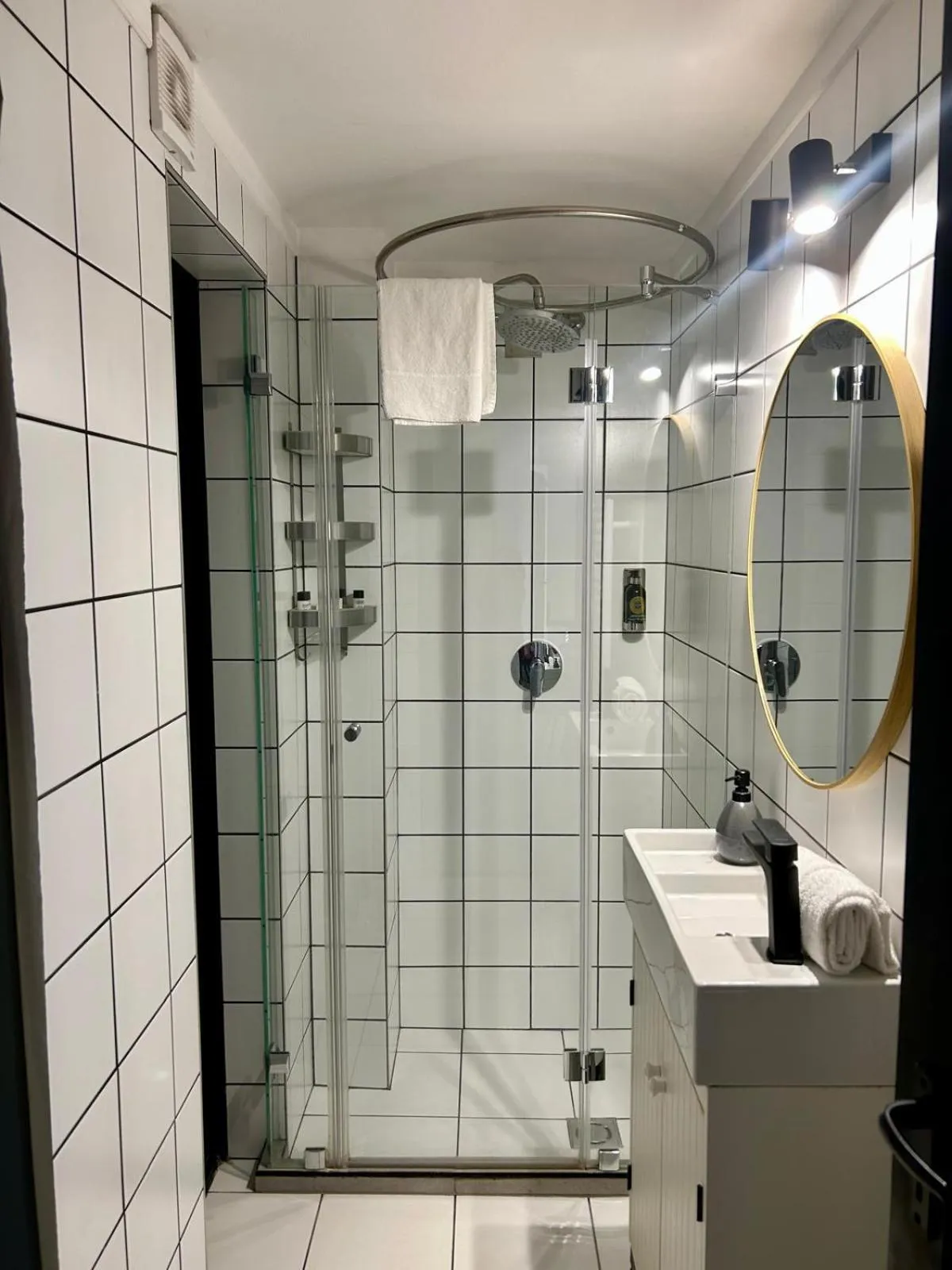 Shower in Butik Life Hotel & Apartments