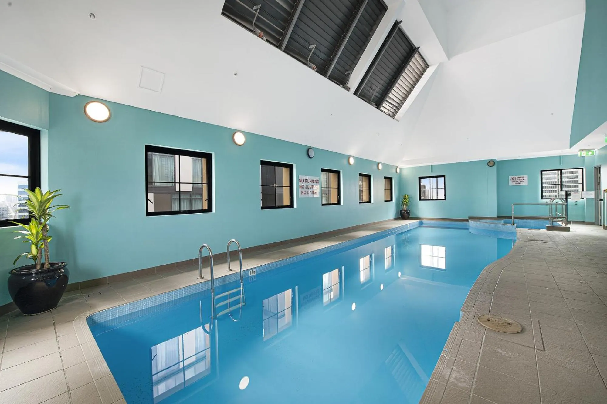 Swimming Pool in YEHS Hotel Sydney Harbour Suites