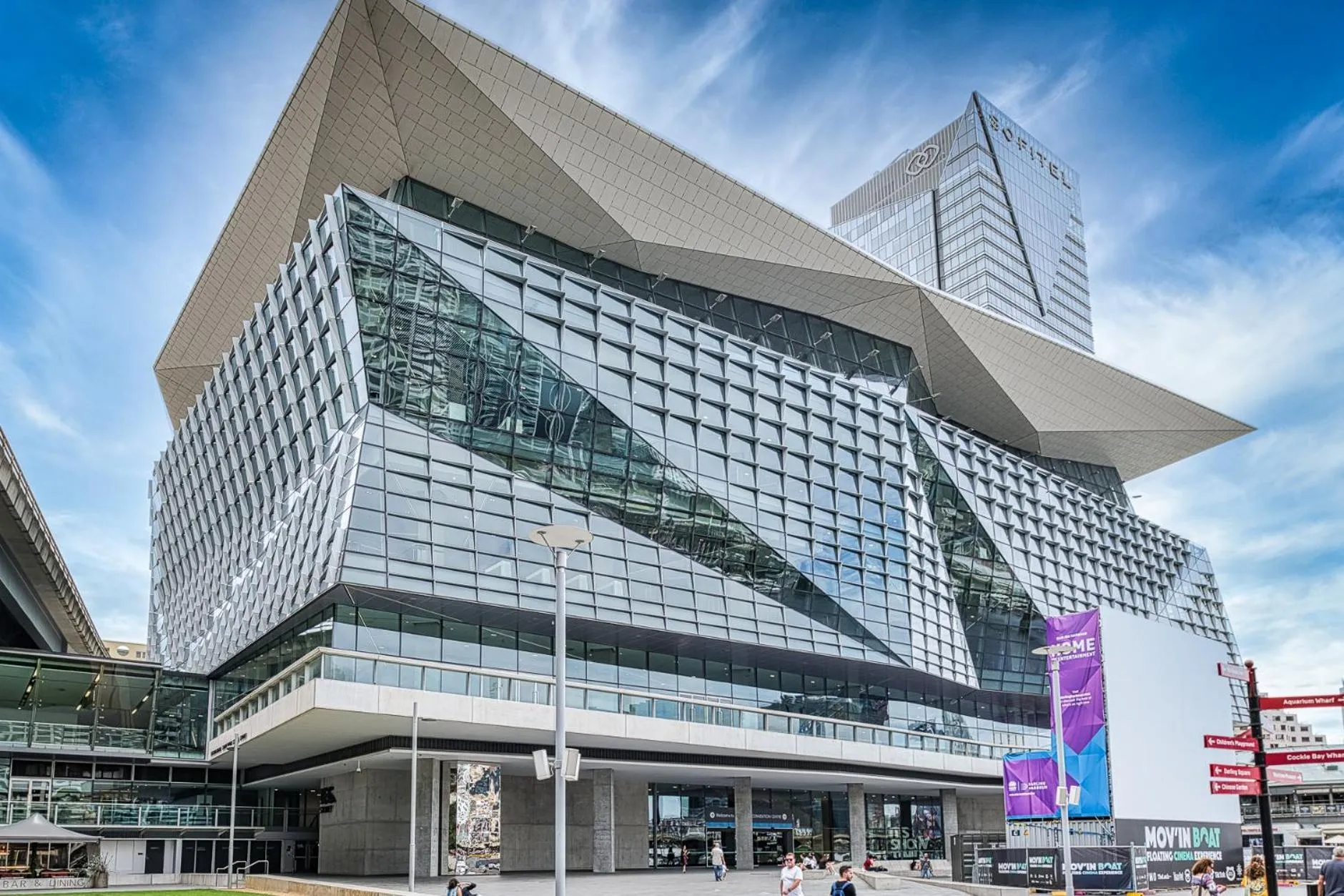 Nearby landmark, Property Building in YEHS Hotel Sydney Harbour Suites