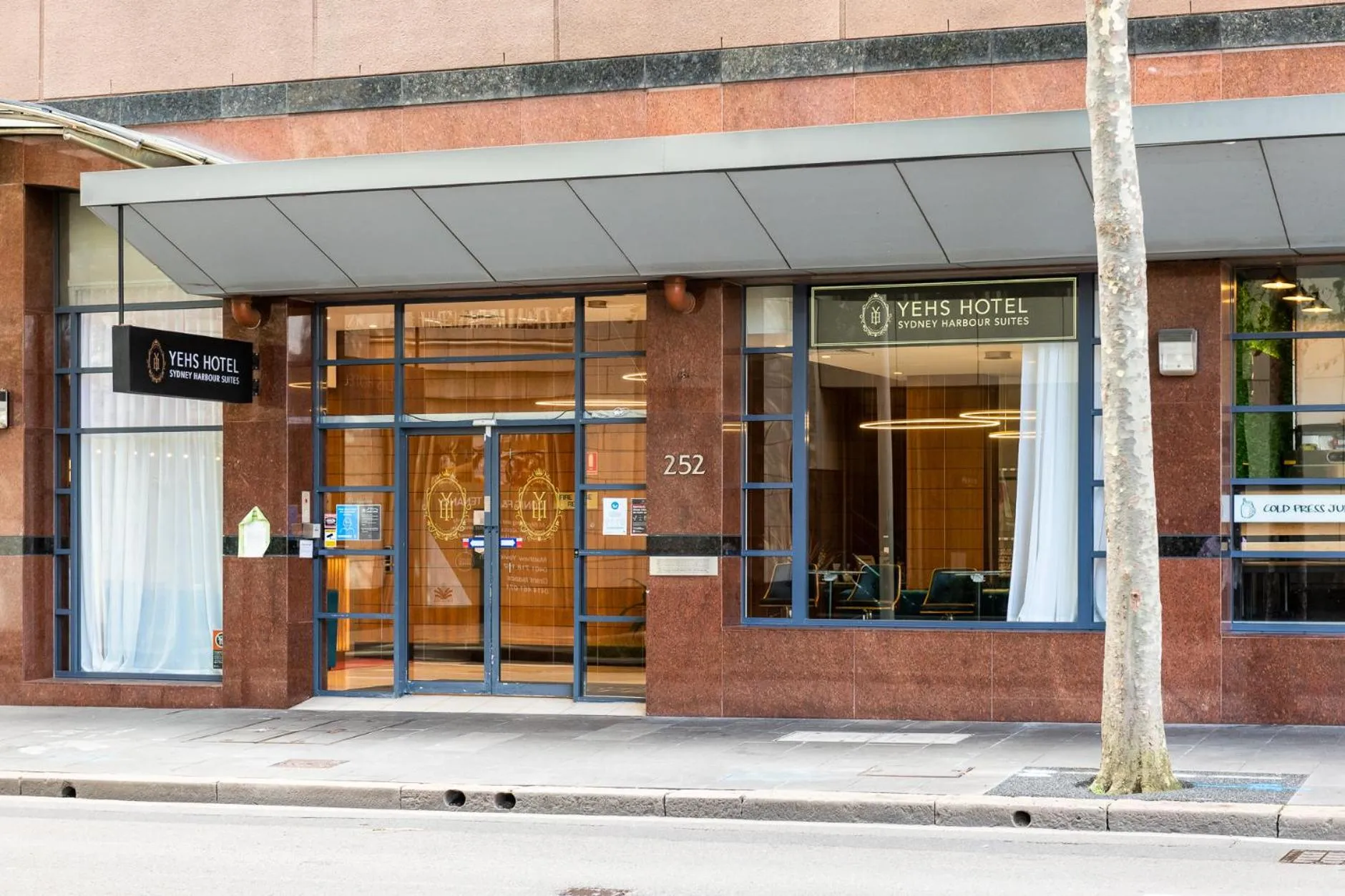 Facade/entrance in YEHS Hotel Sydney Harbour Suites