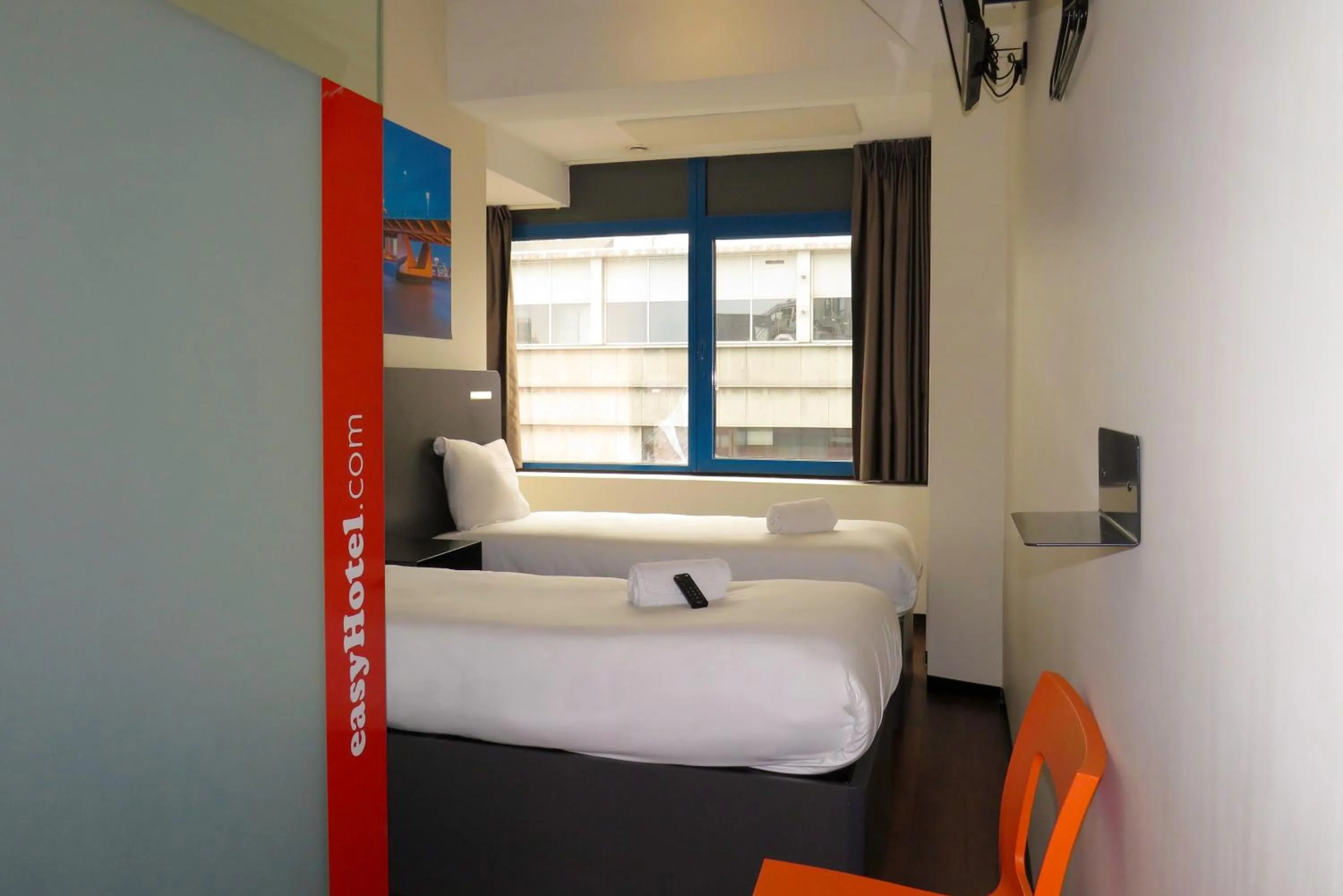 Bedroom, Bed in easyHotel Rotterdam City Centre