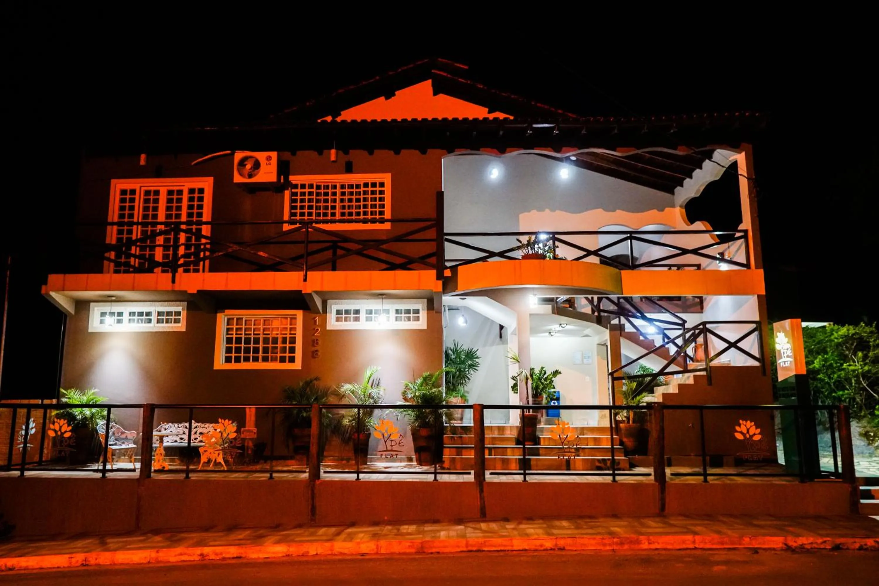 Facade/entrance in Ypê Flats e Containers