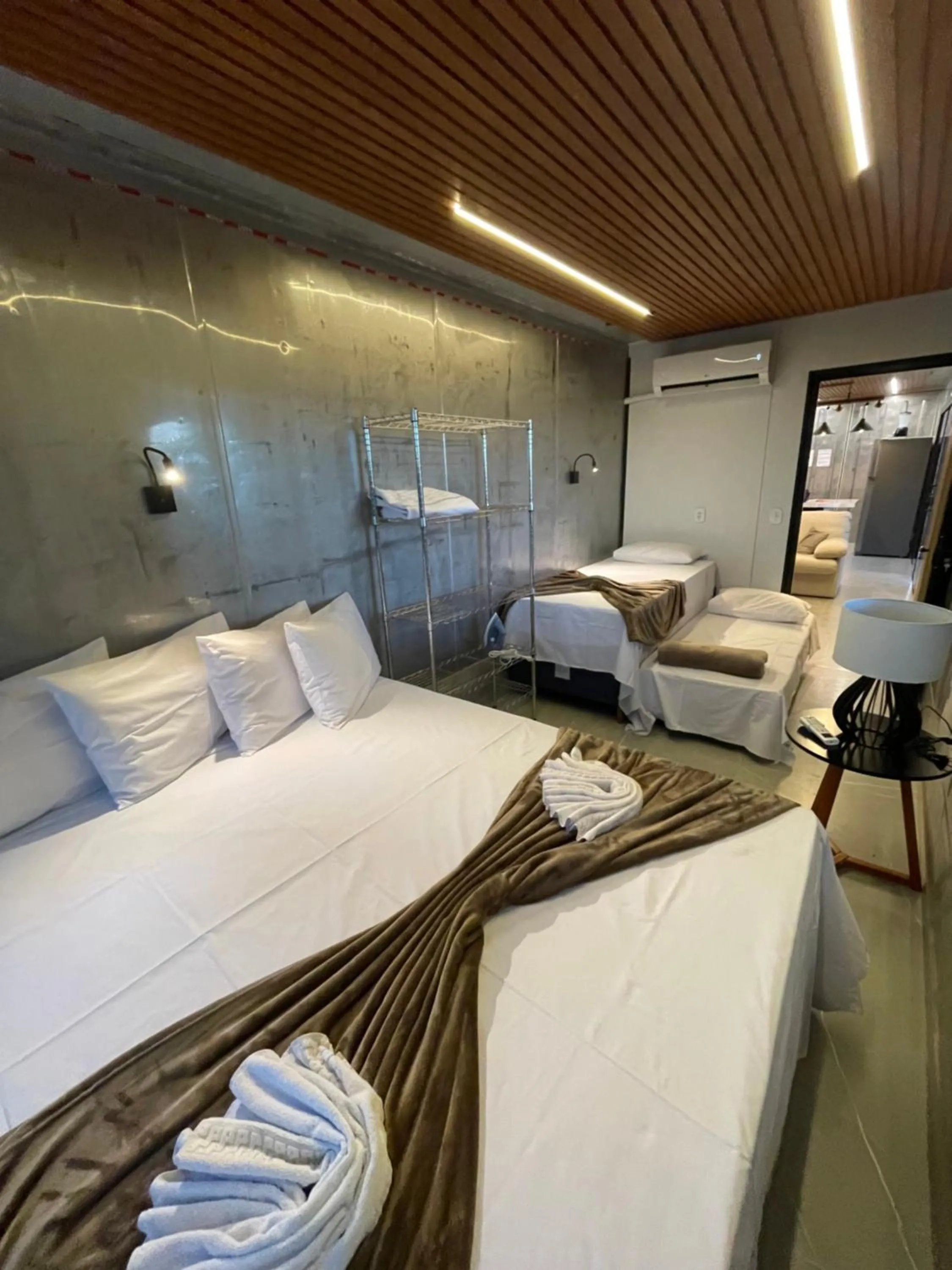 Photo of the whole room, Bed in Ypê Flats e Containers