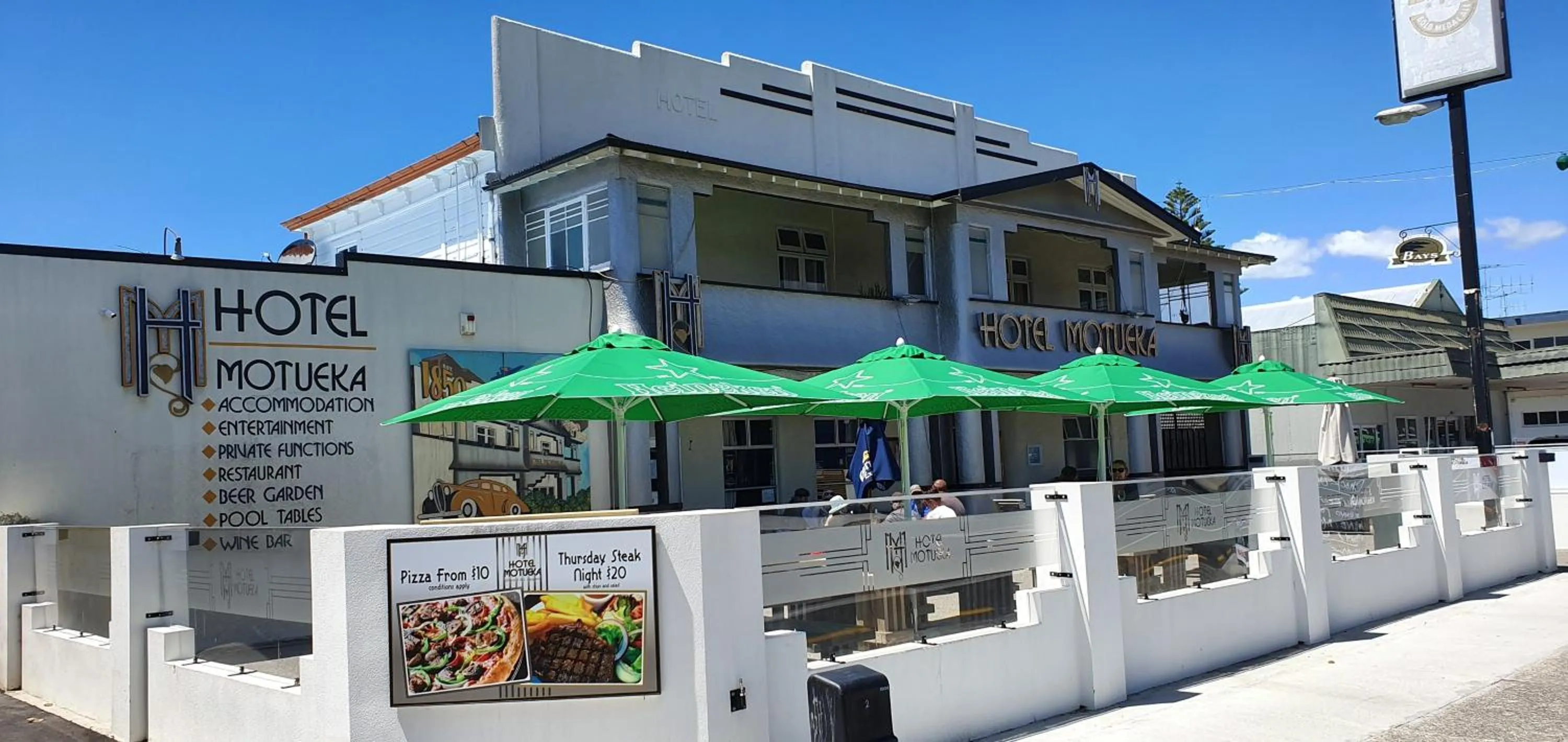 Hotel Motueka Backpackers, Loud Live Music Friday Saturday Nights