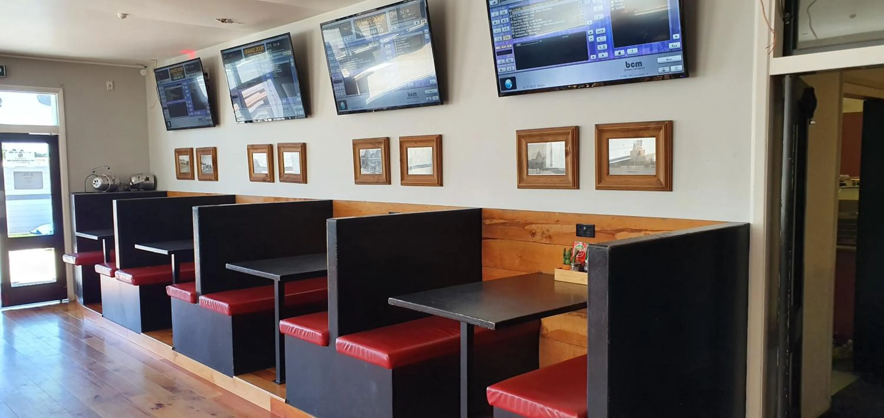 Hotel Motueka Backpackers, Loud Live Music Friday Saturday Nights