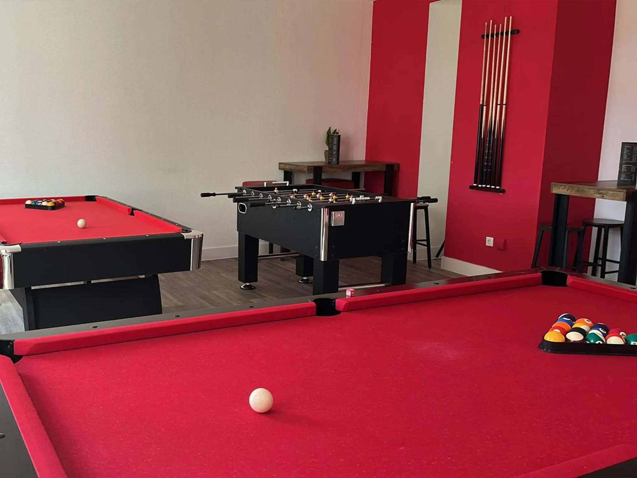 Lobby or reception in DORMERO Hotel Dresden Airport