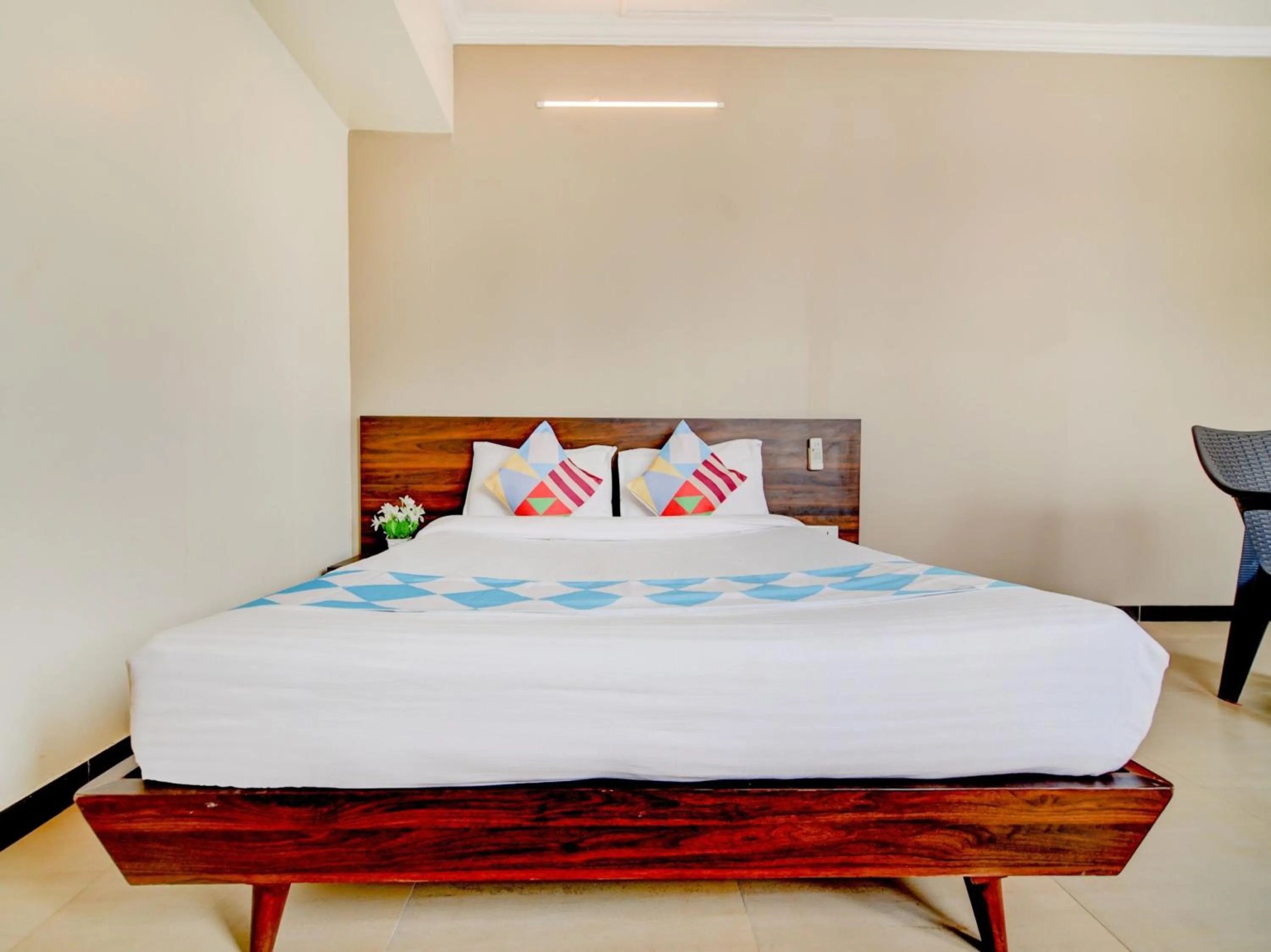 Bedroom in Hotel O Peaceful Stay Keshav Nagar.