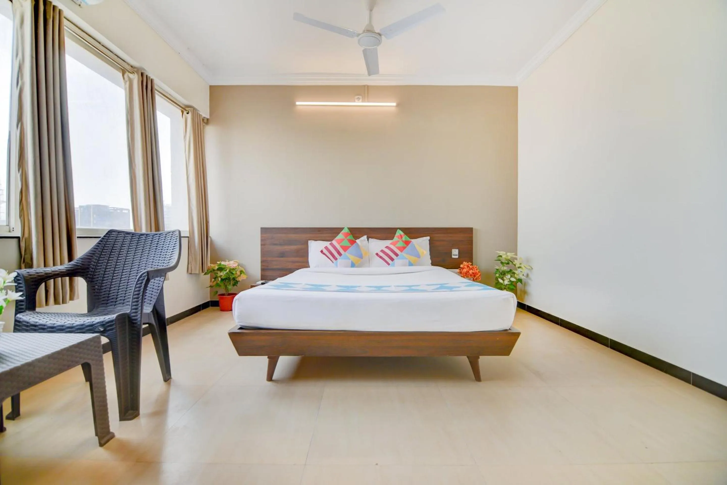 Bedroom in Hotel O Peaceful Stay Keshav Nagar.