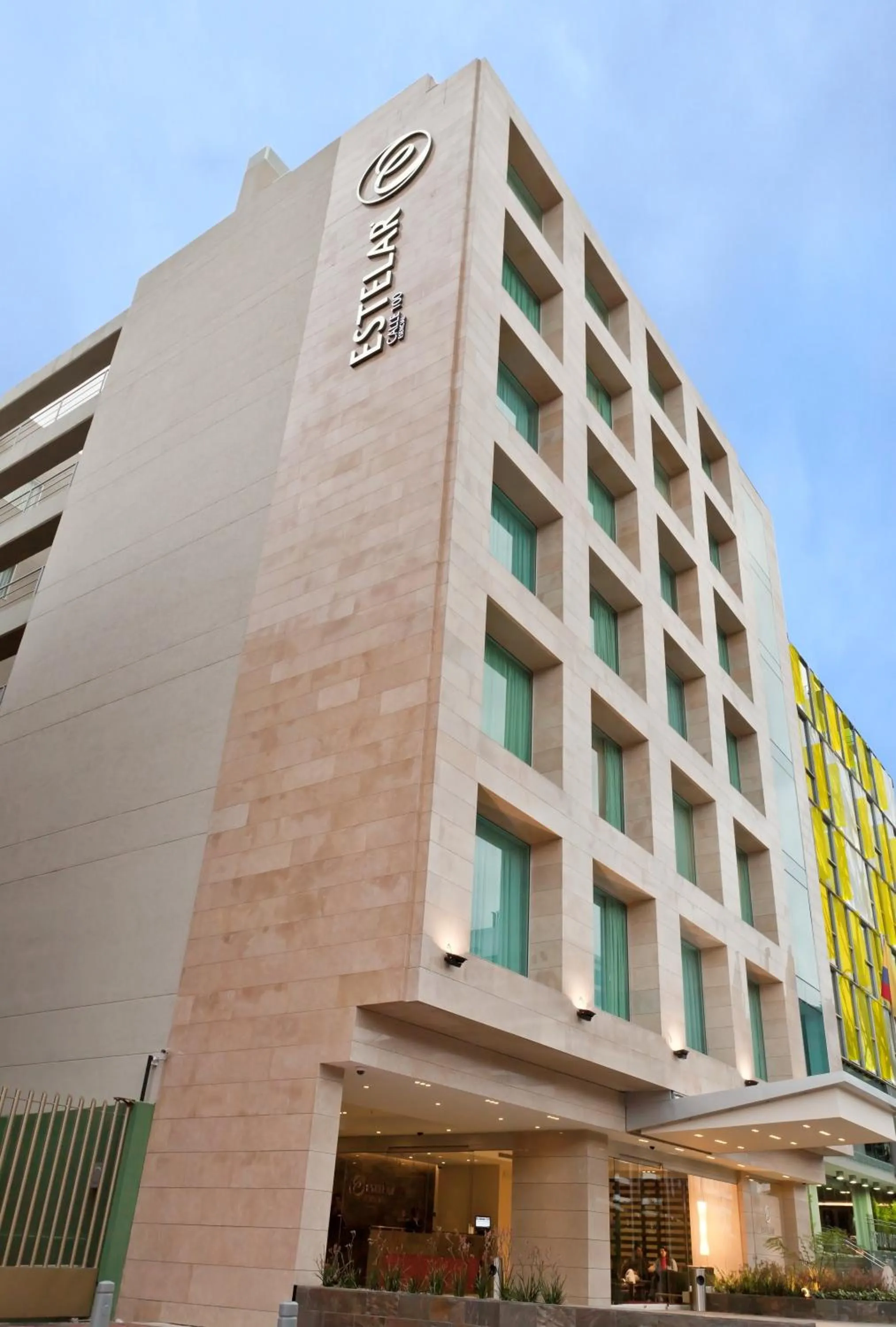 Facade/entrance in Hotel Estelar Calle 100