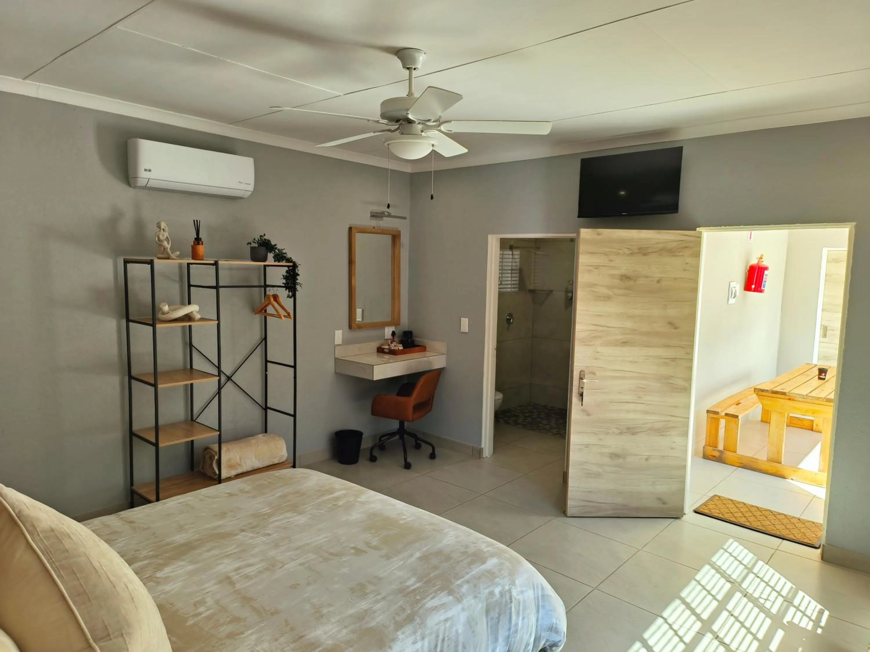 Patio, Bed in Mabalel Lodge