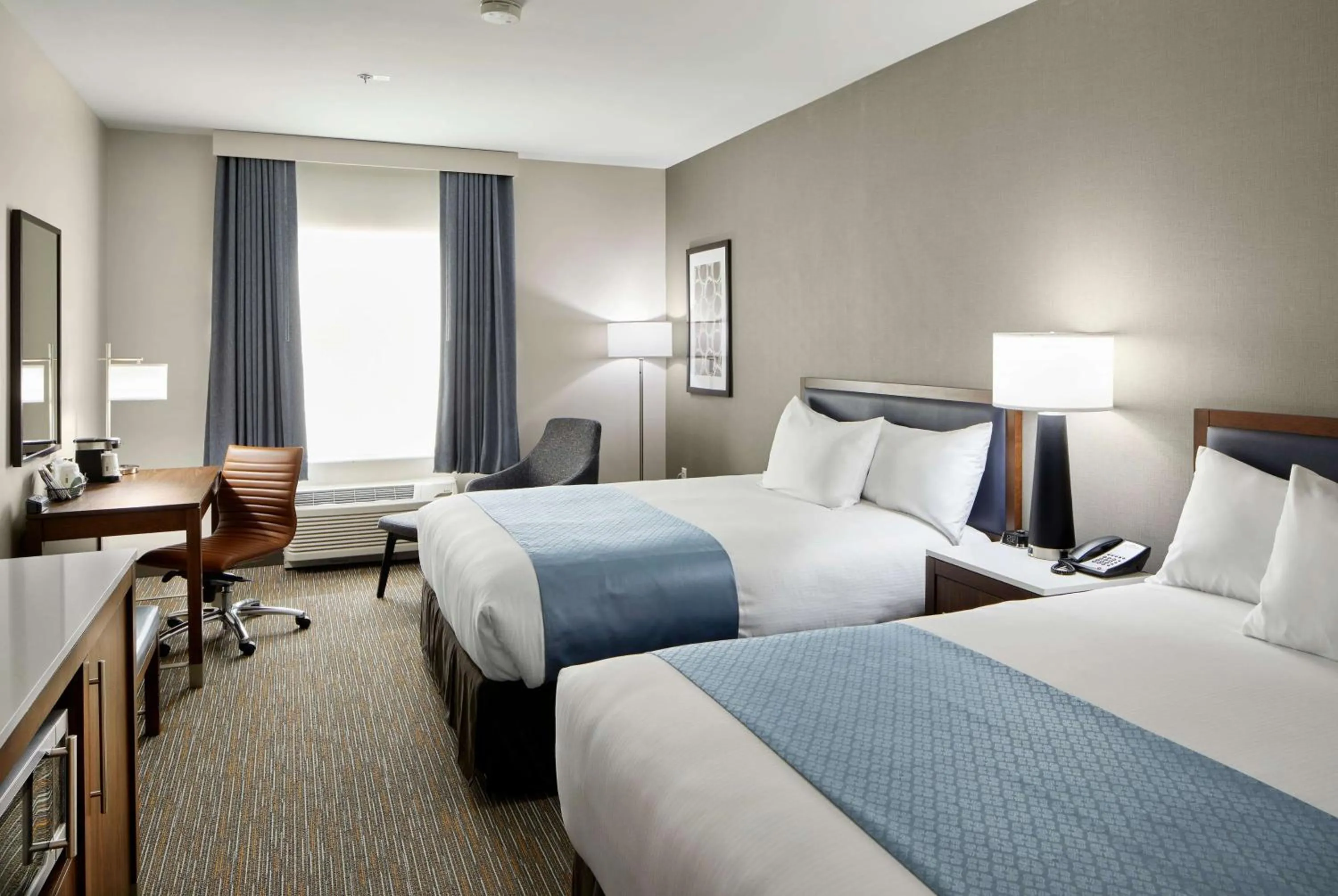 Photo of the whole room, Bed in Wingate by Wyndham Hurricane WV