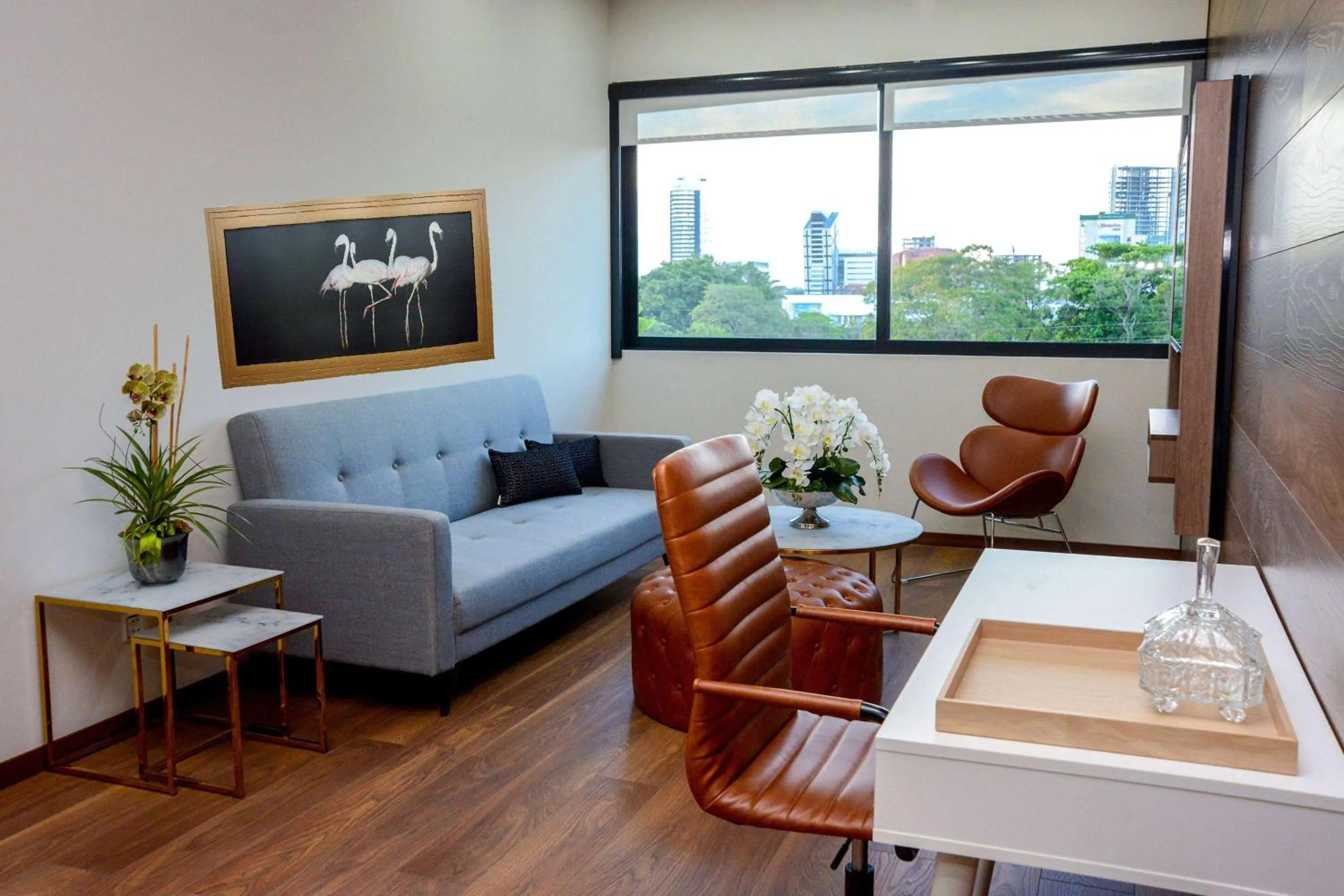 Photo of the whole room in TRYP by Wyndham Santa Cruz