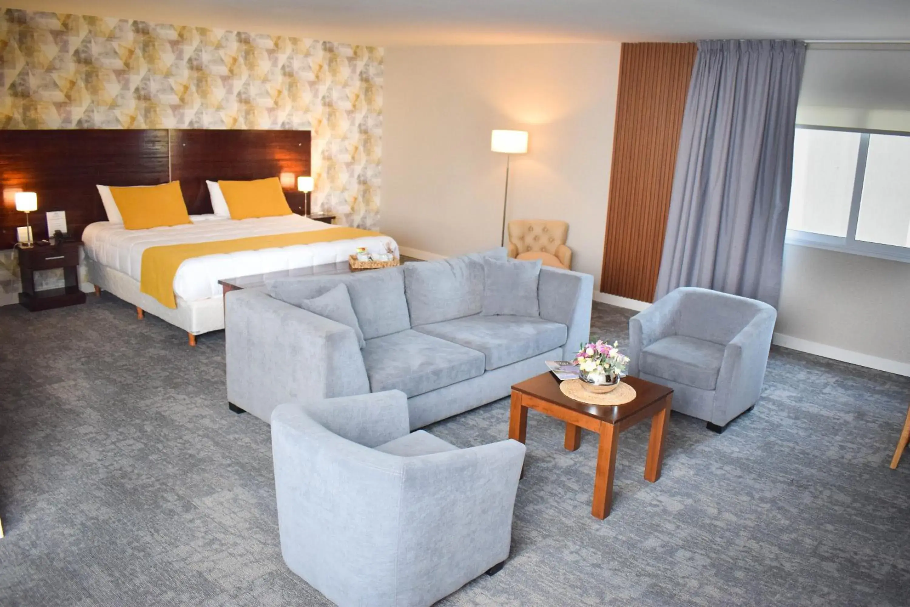 Presidential Suite - Non-Smoking in Howard Johnson Plaza & Convention Center Spa La Plata Presidential Suite - Non-Smoking in Howard Johnson Plaza & Convention Center Spa La Plata