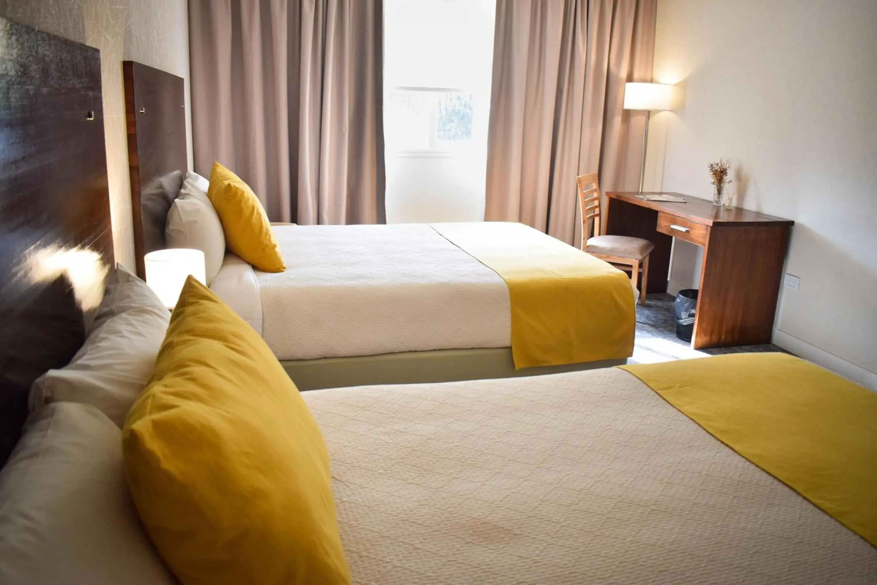 Superior Queen Room with Two Queen Beds - Non-Smoking in Howard Johnson Plaza & Convention Center Spa La Plata Superior Queen Room with Two Queen Beds - Non-Smoking in Howard Johnson Plaza & Convention Center Spa La Plata